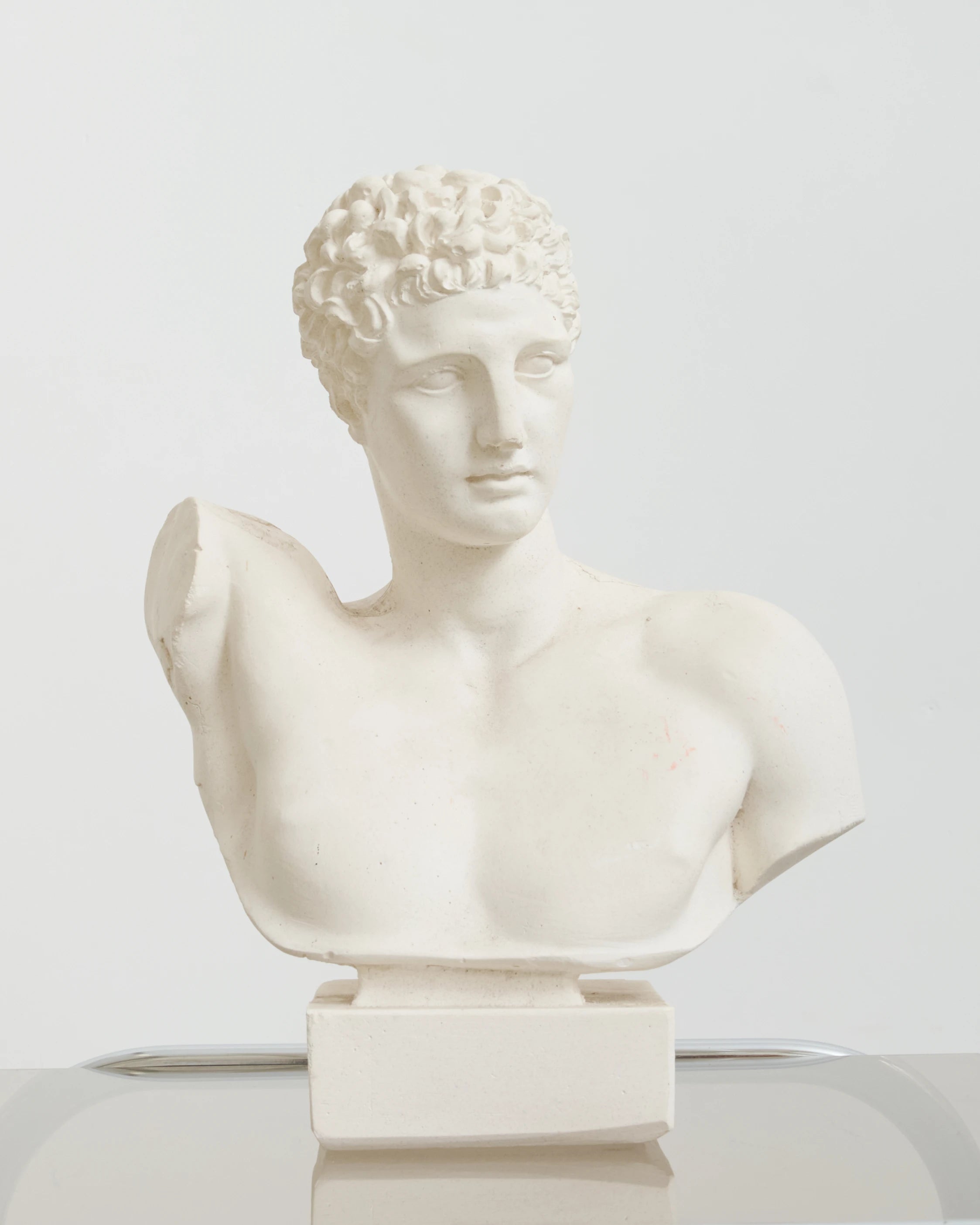 Buste Ephebe ou Marathon boy avec socle en platre, Italie