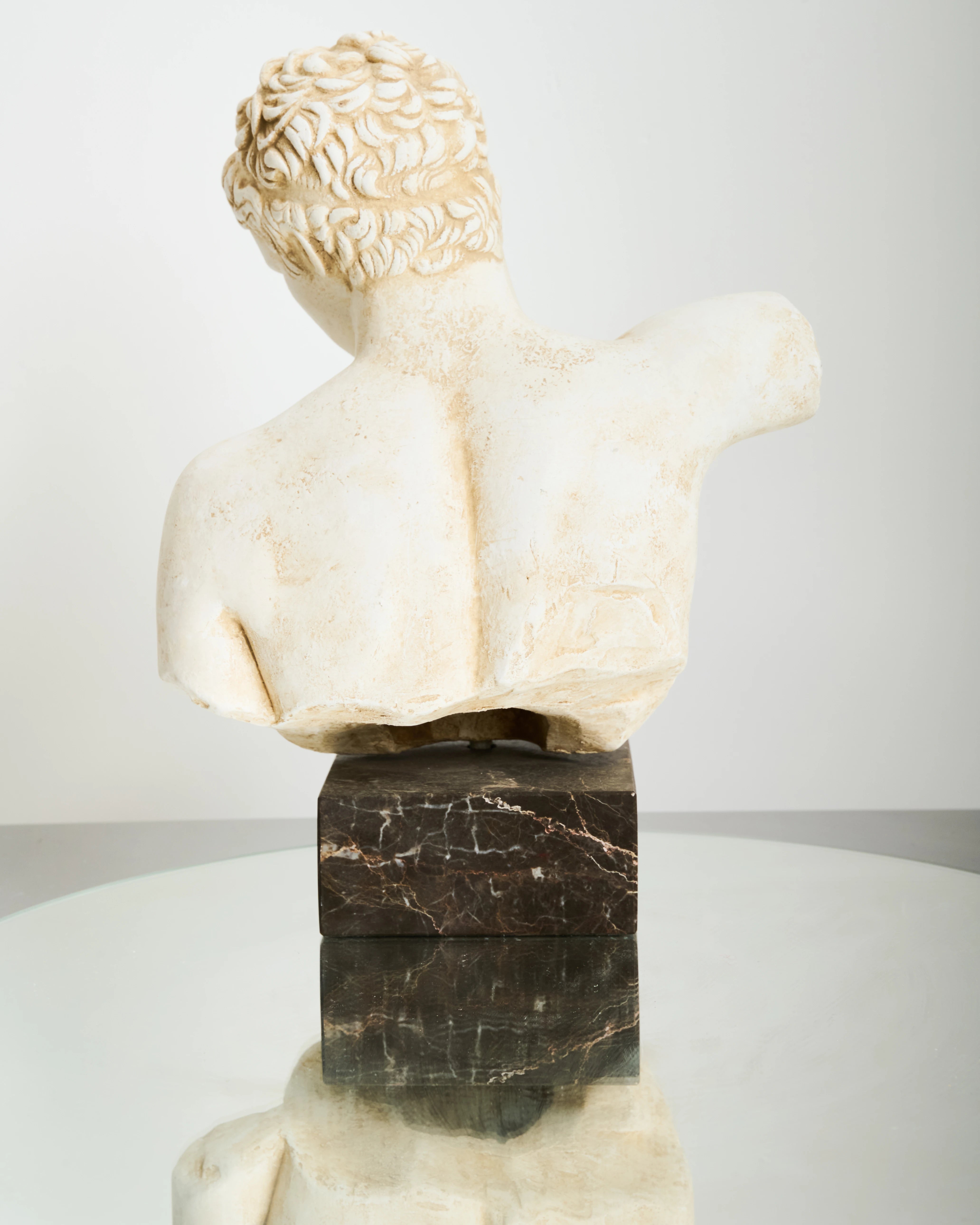 Buste Ephebe ou Marathon boy avec socle en marbre, Italie