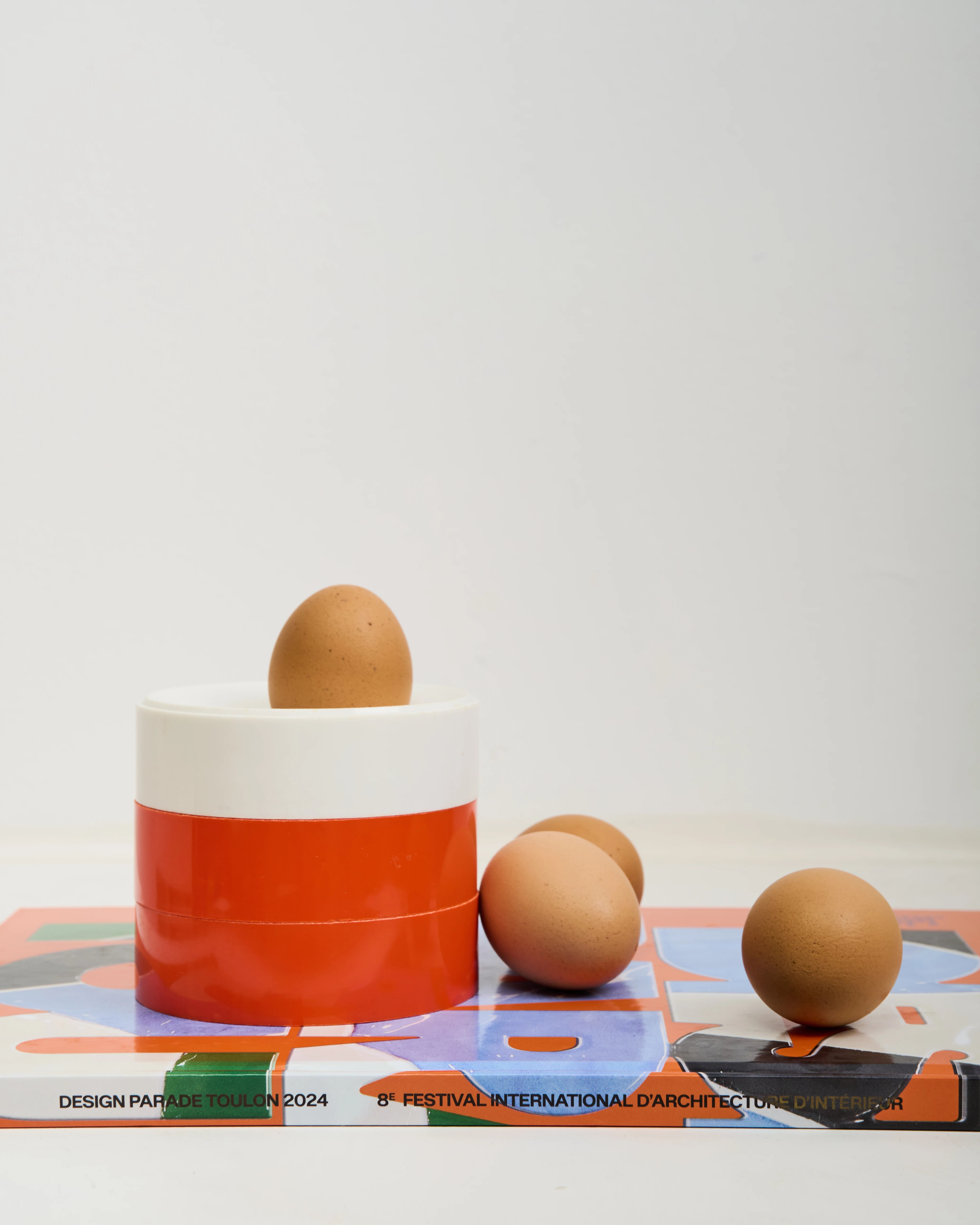 Trio de coquetiers ronds en plastique, Soupledur, 1970s
