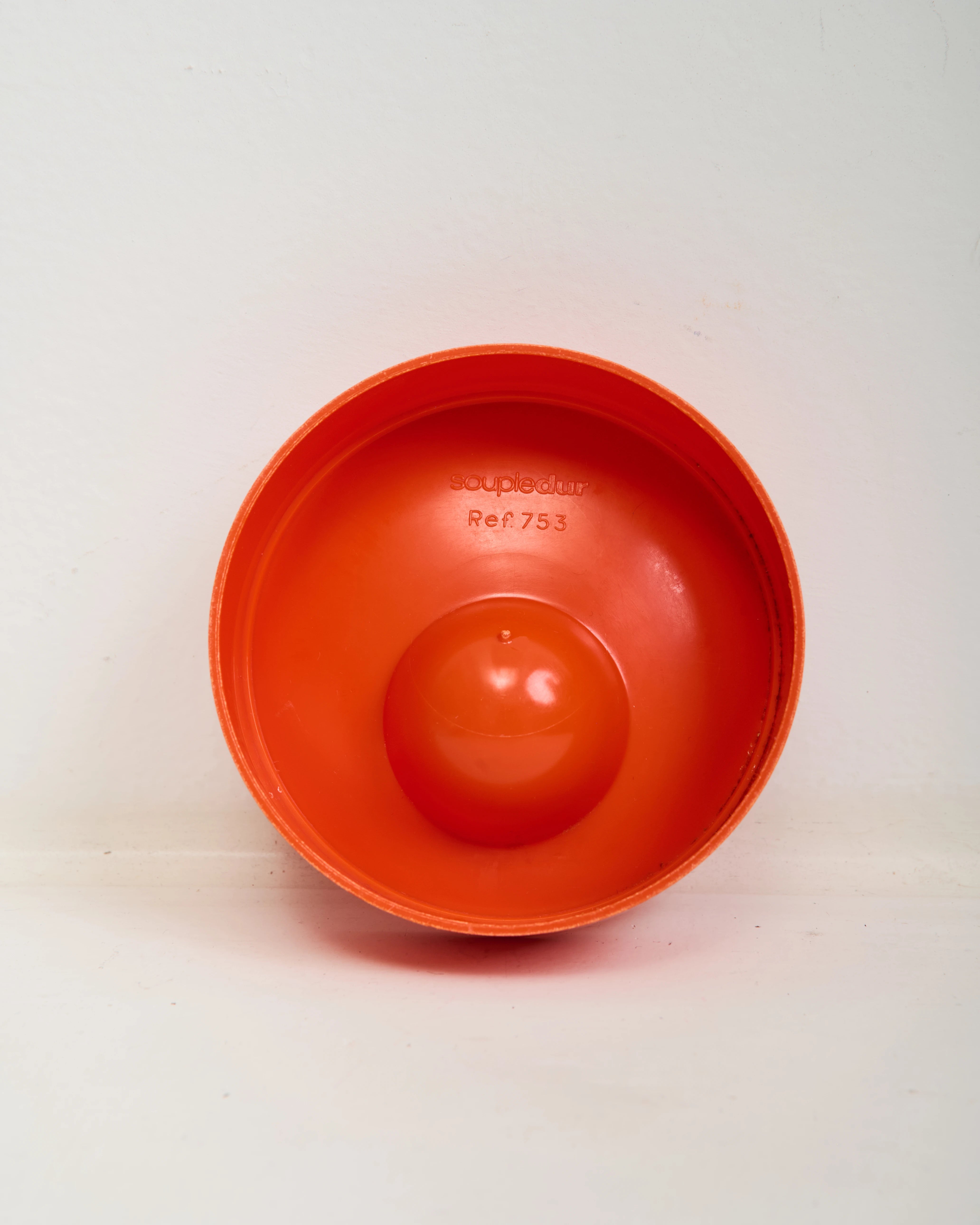Trio de coquetiers ronds en plastique, Soupledur, 1970s
