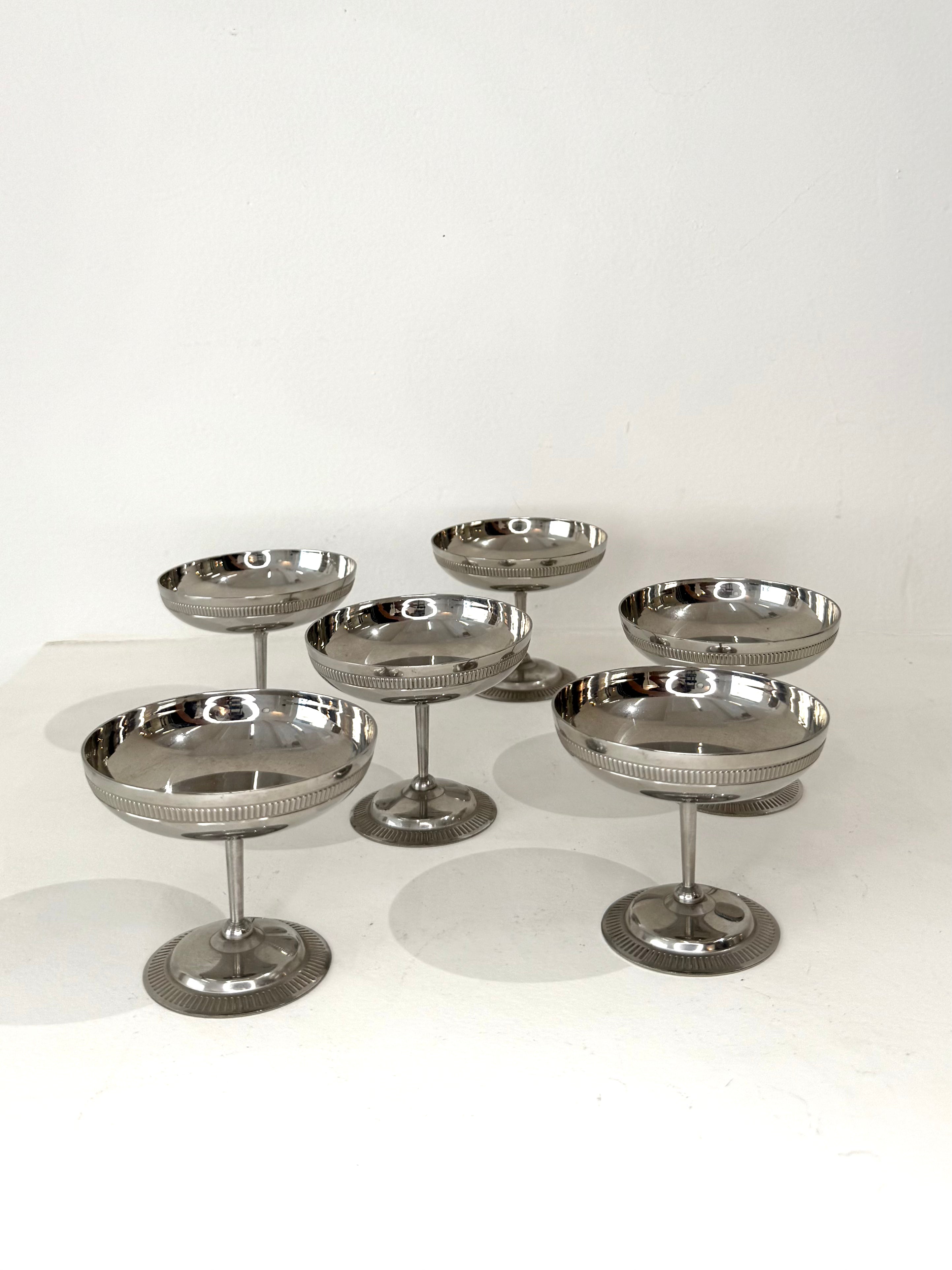 Six coupes à glace avec pied, 1970s