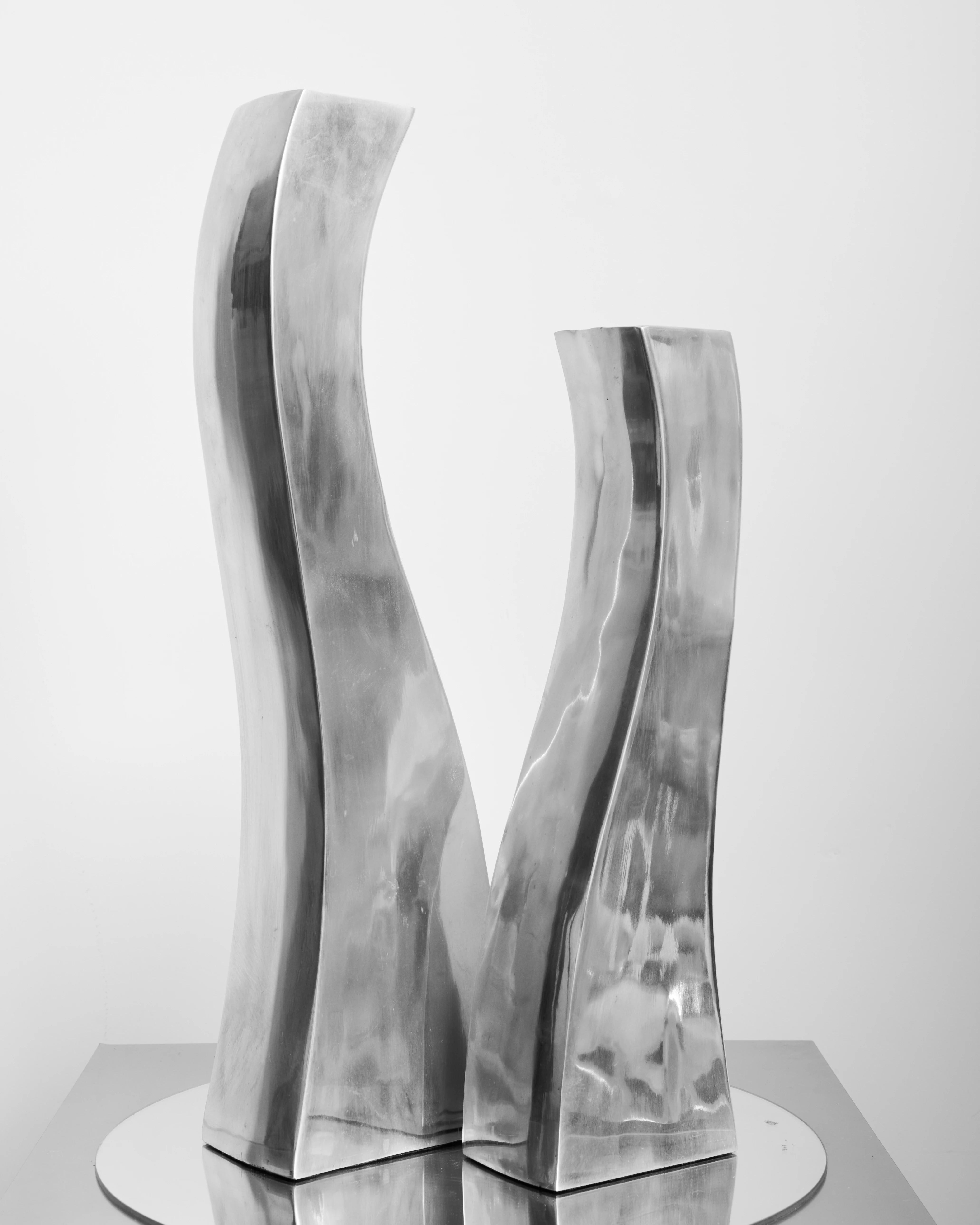 Paire de vases en fonte d'aluminium "Vague", 1970s