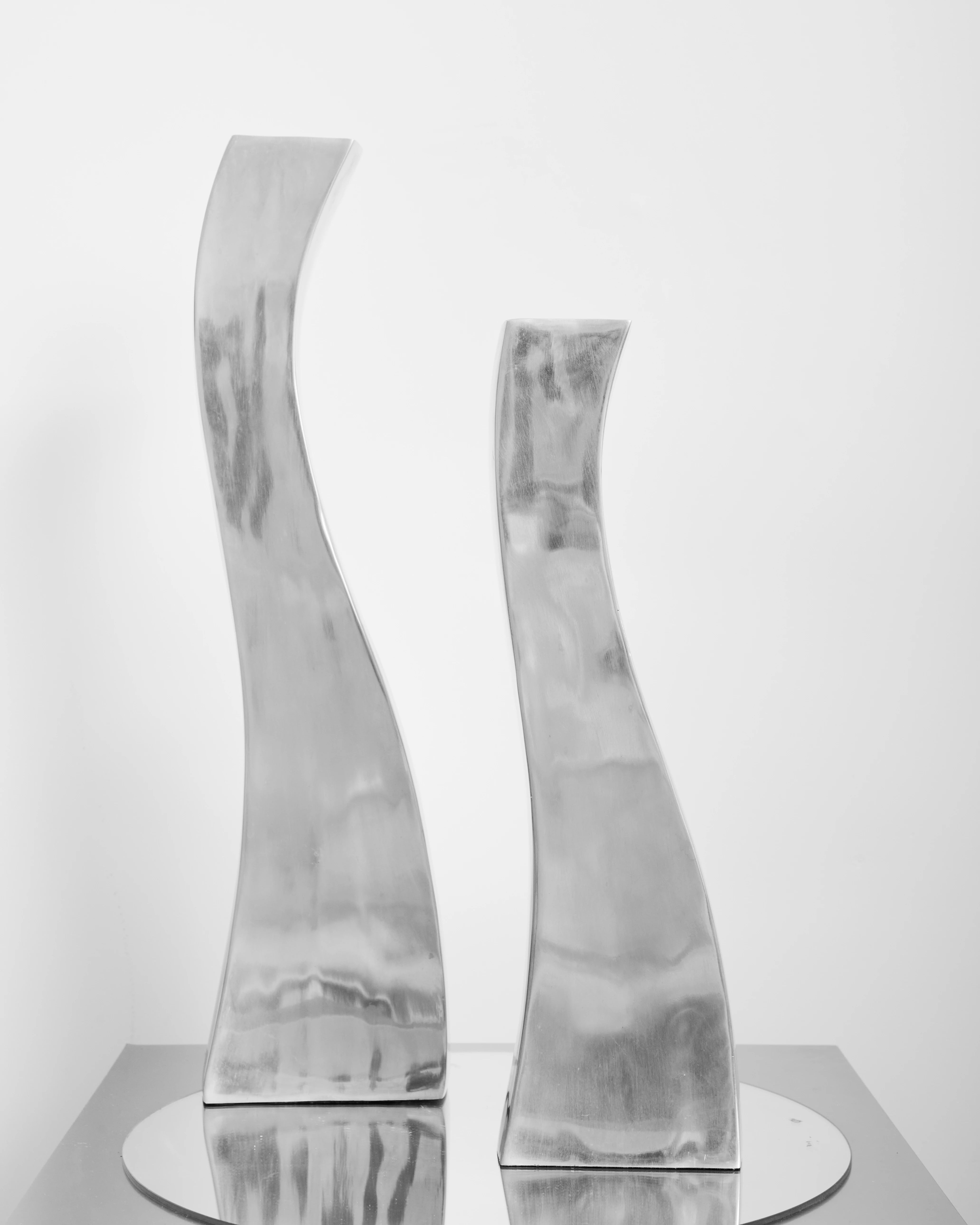 Paire de vases en fonte d'aluminium "Vague", 1970s