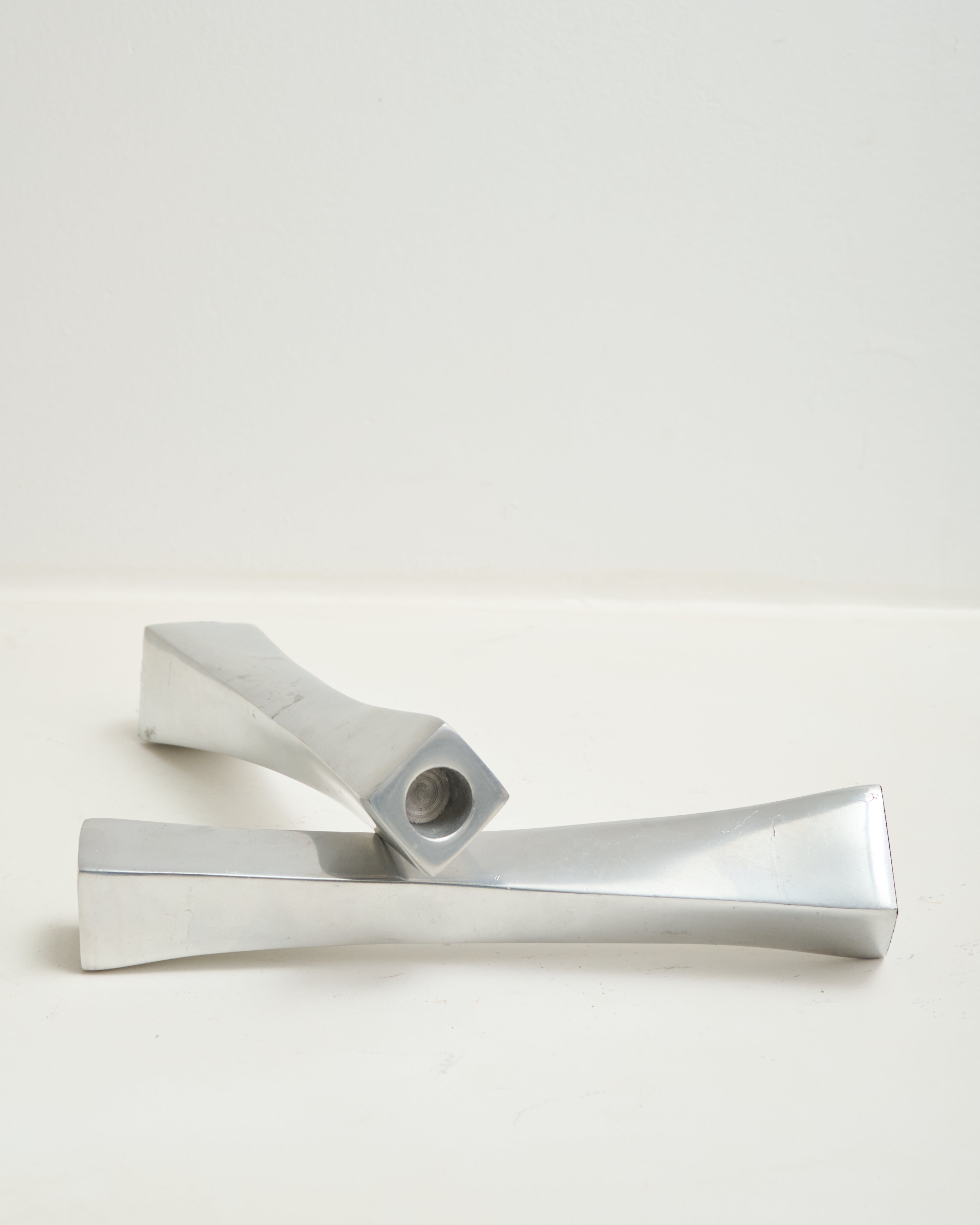 Duo de bougeoirs torsadés, 1970-1980