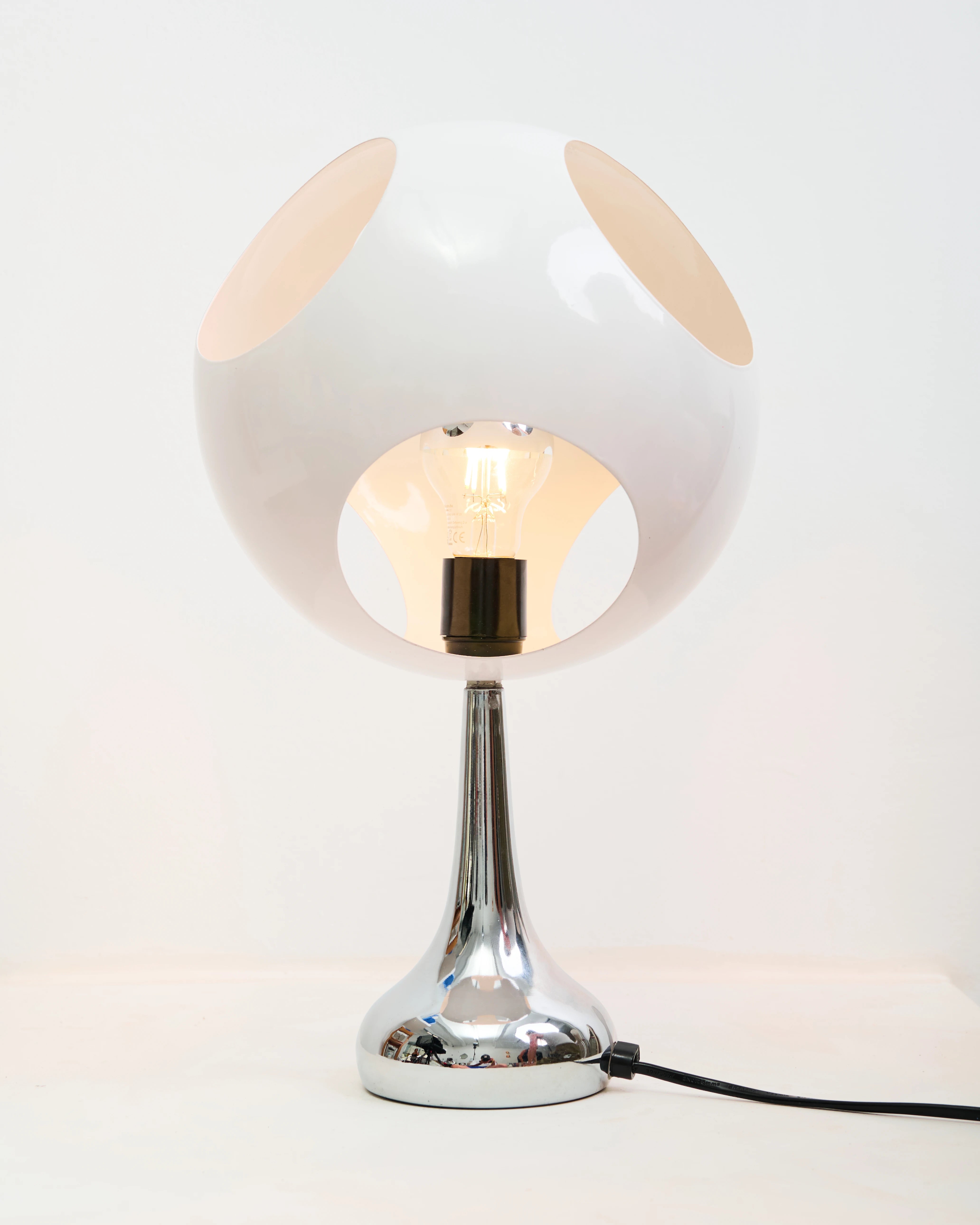 Lampe à poser UFO, métal blanc et chromé, 1980-1990