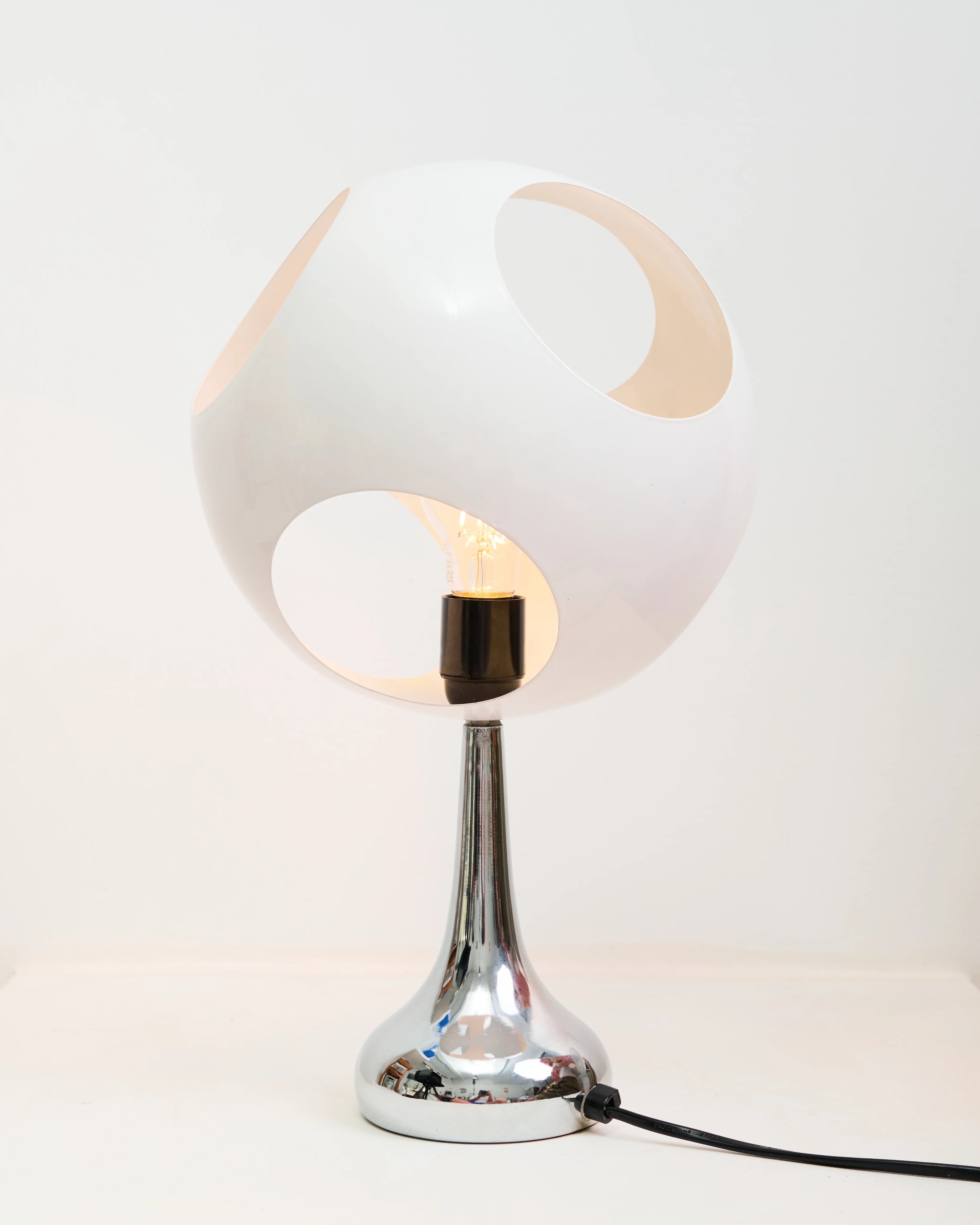 Lampe à poser UFO, métal blanc et chromé, 1980-1990