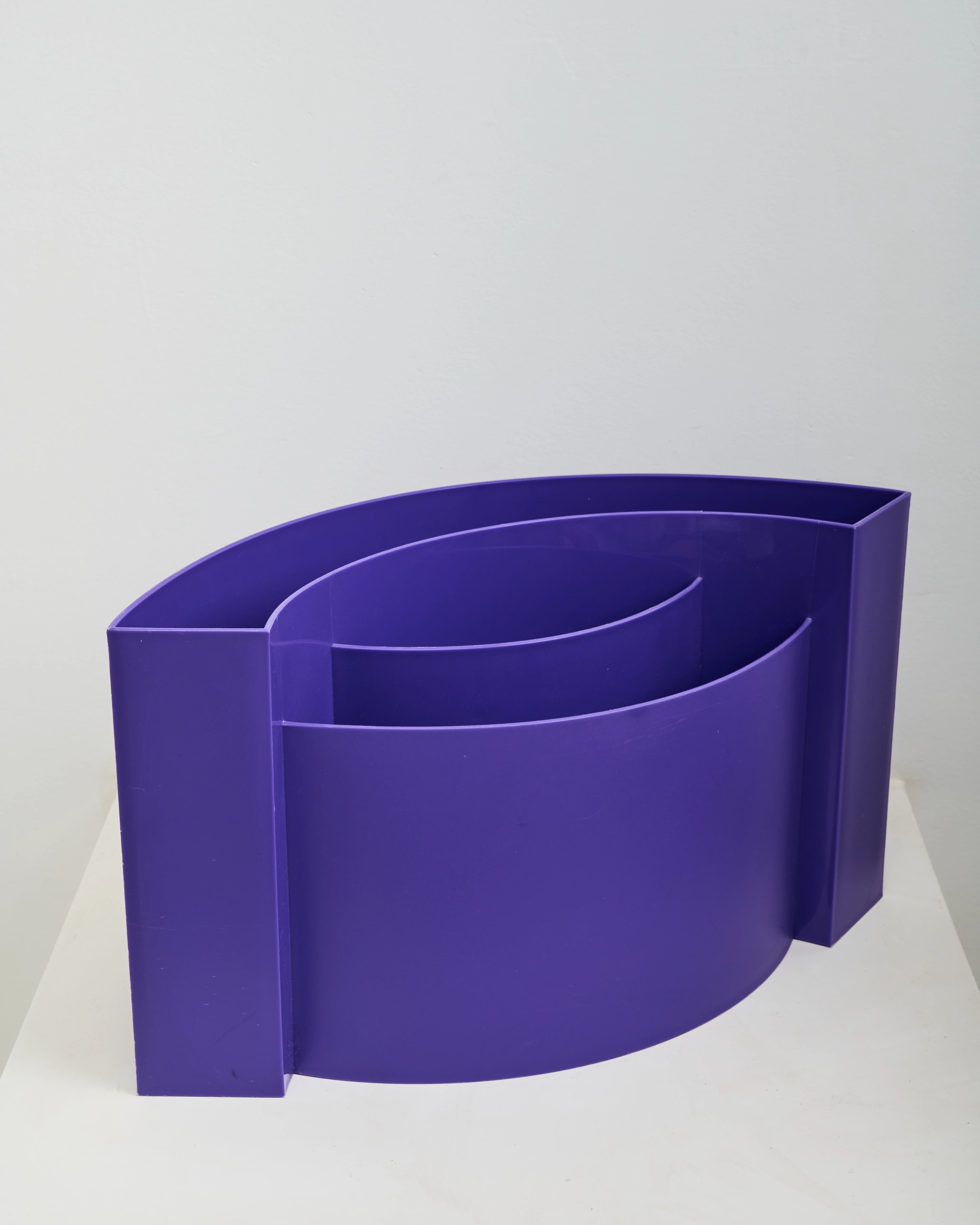 Magazine rack, Space Age, 1970-1980