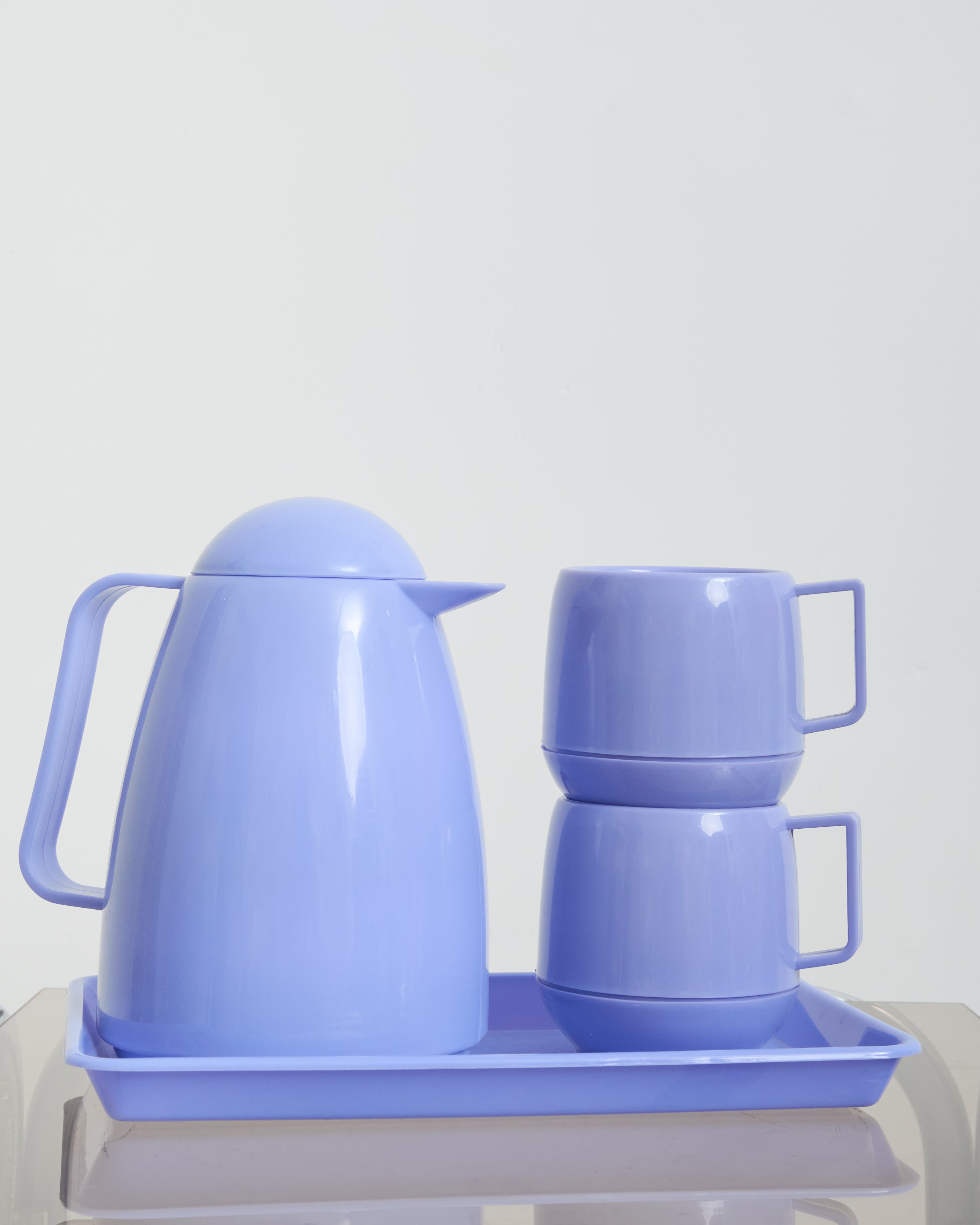 Thermos en plastique violet, deux tasses et un plateau, 1990s