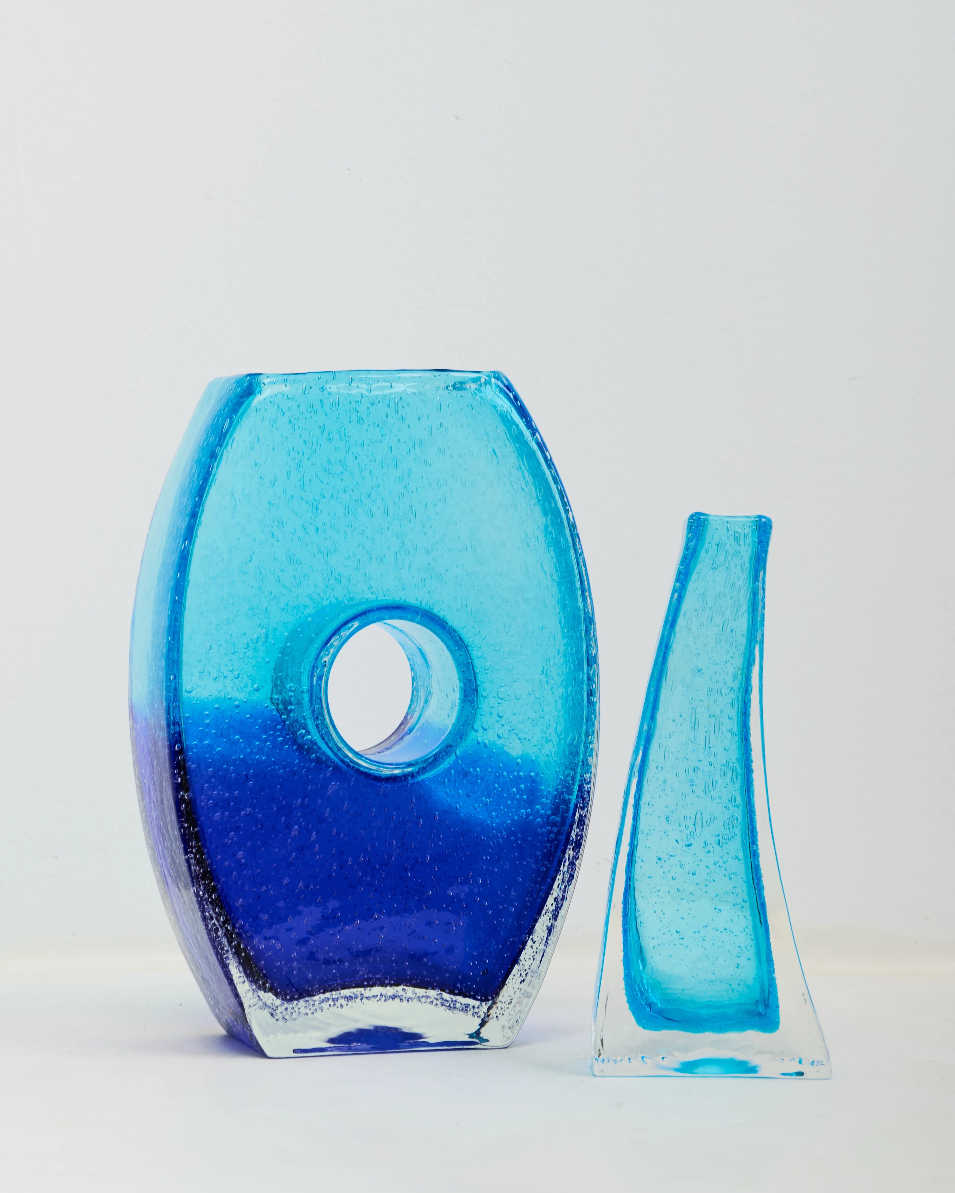 Vase bullé bleu ajouré, Margie’s Garden, 1990s