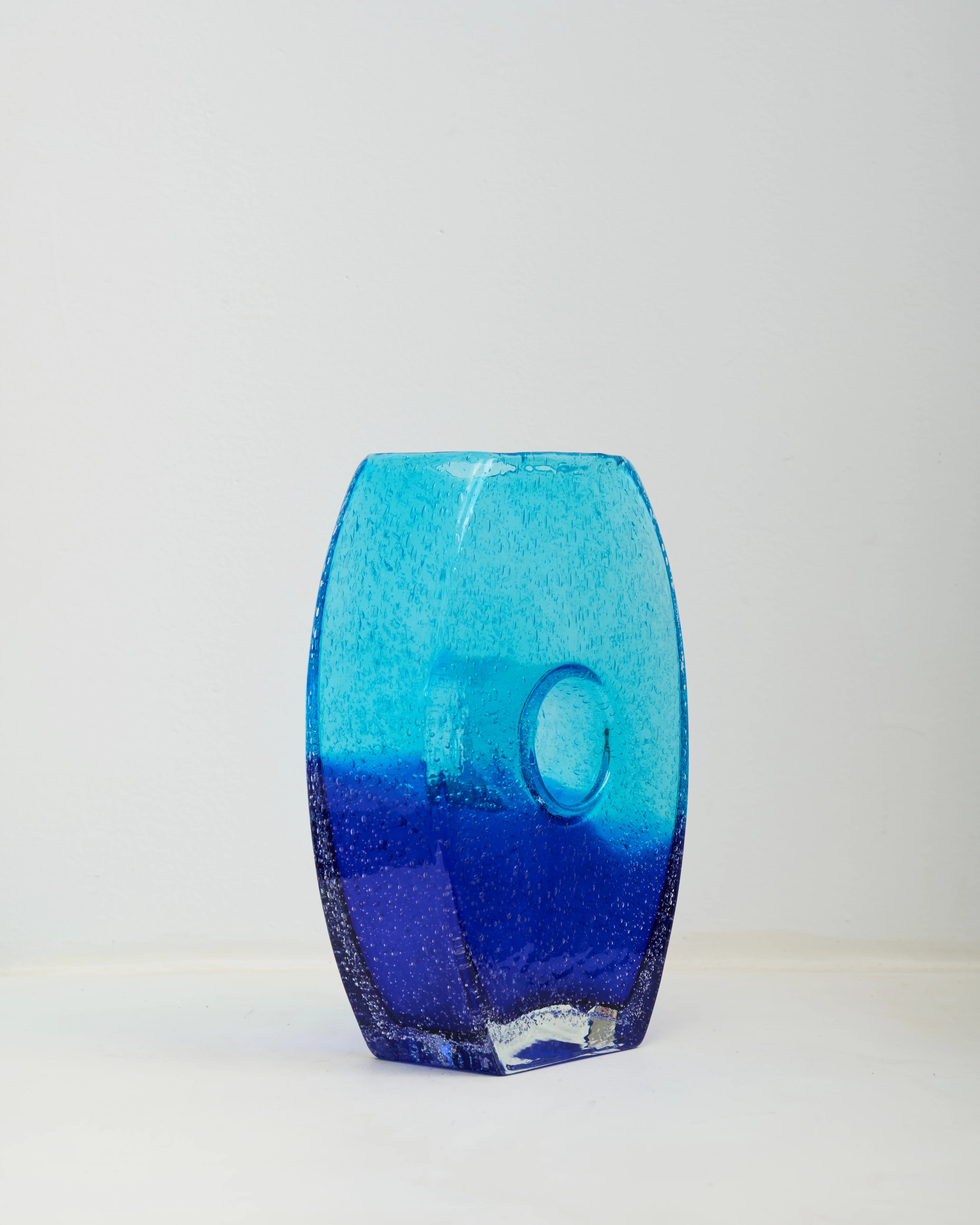 Vase bullé bleu ajouré, Margie’s Garden, 1990s