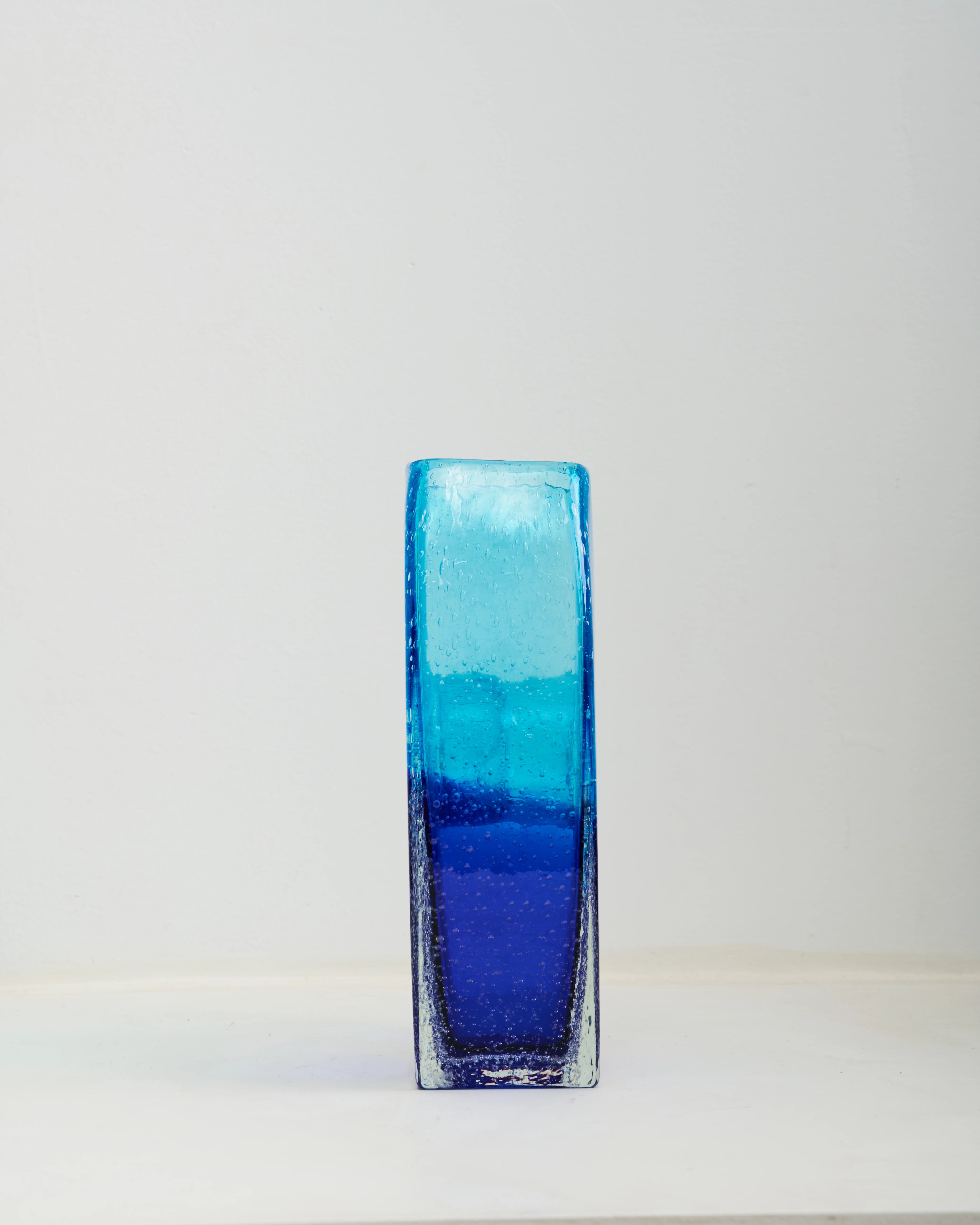 Vase bullé bleu ajouré, Margie’s Garden, 1990s