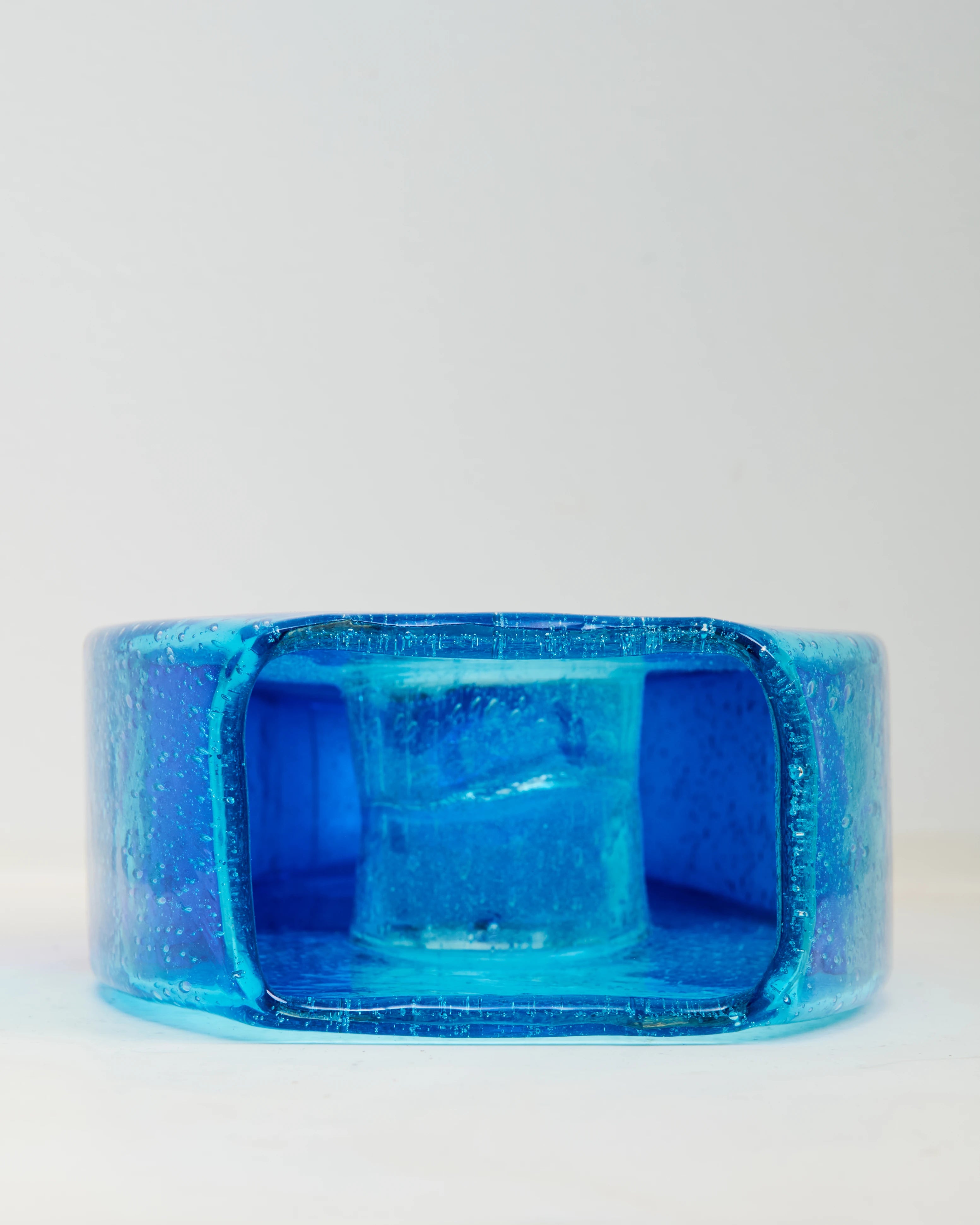 Vase bullé bleu ajouré, Margie’s Garden, 1990s