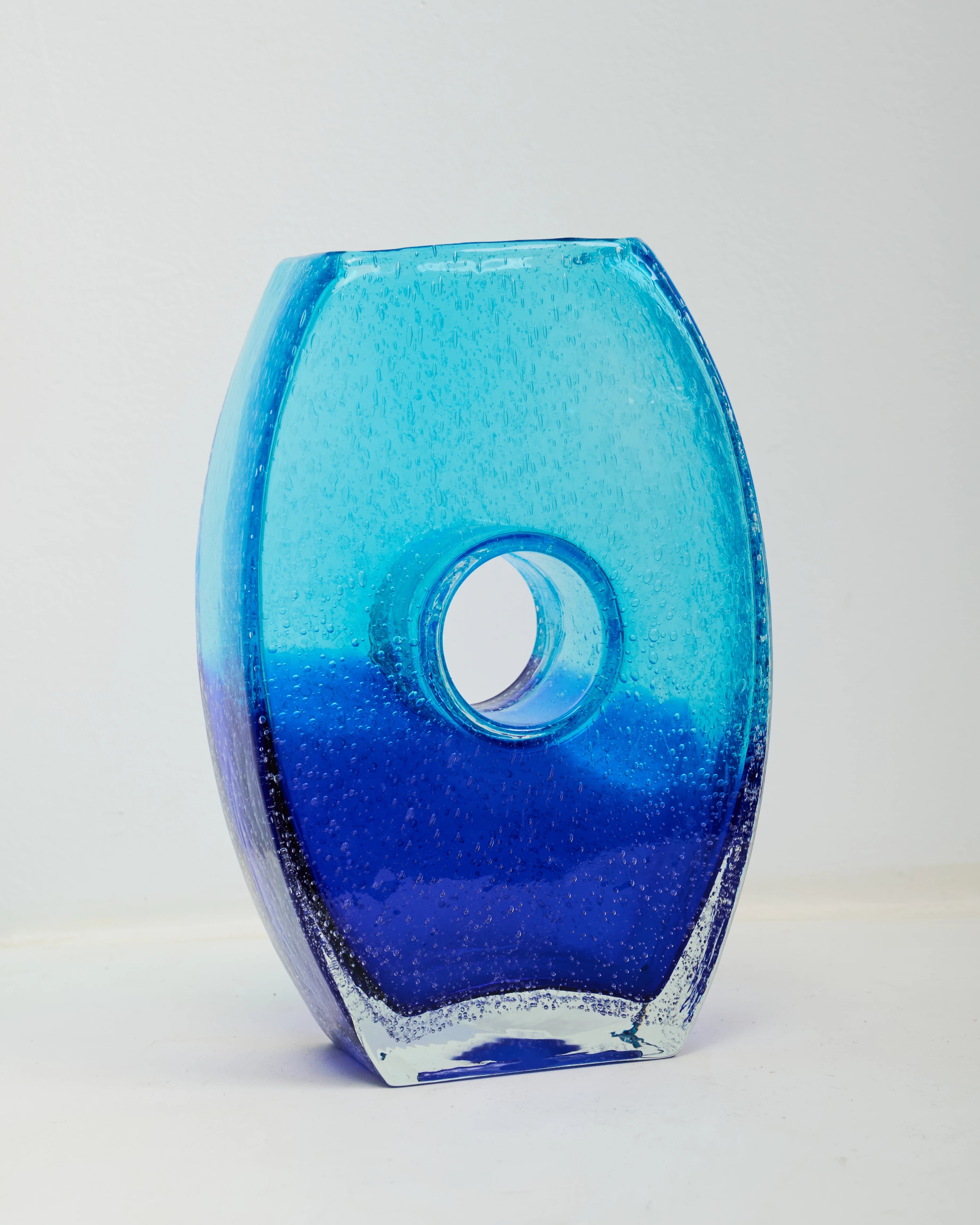 Vase bullé bleu ajouré, Margie’s Garden, 1990s