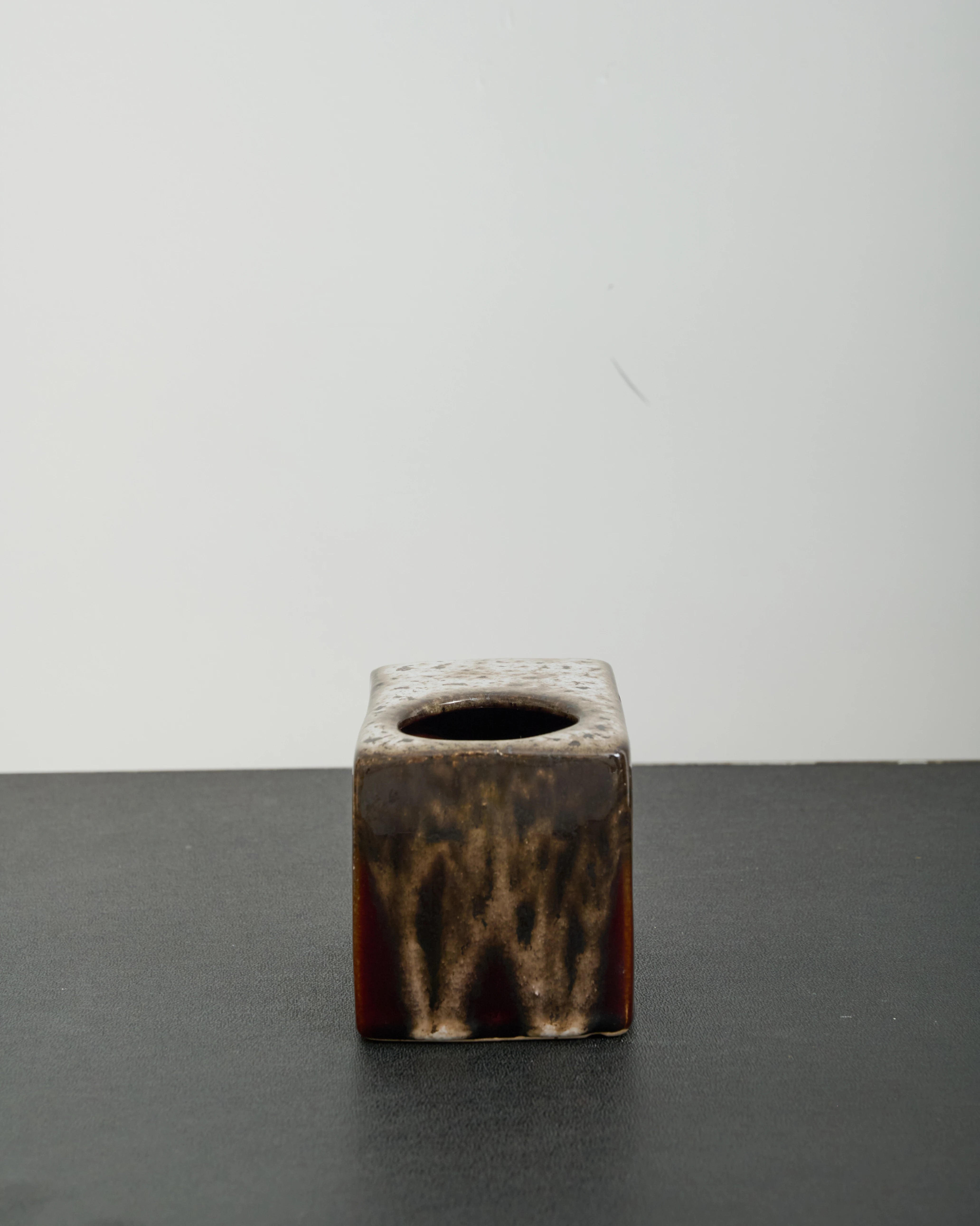 Brown rectangular vase with circle, dlg Bertoncello, 1970s