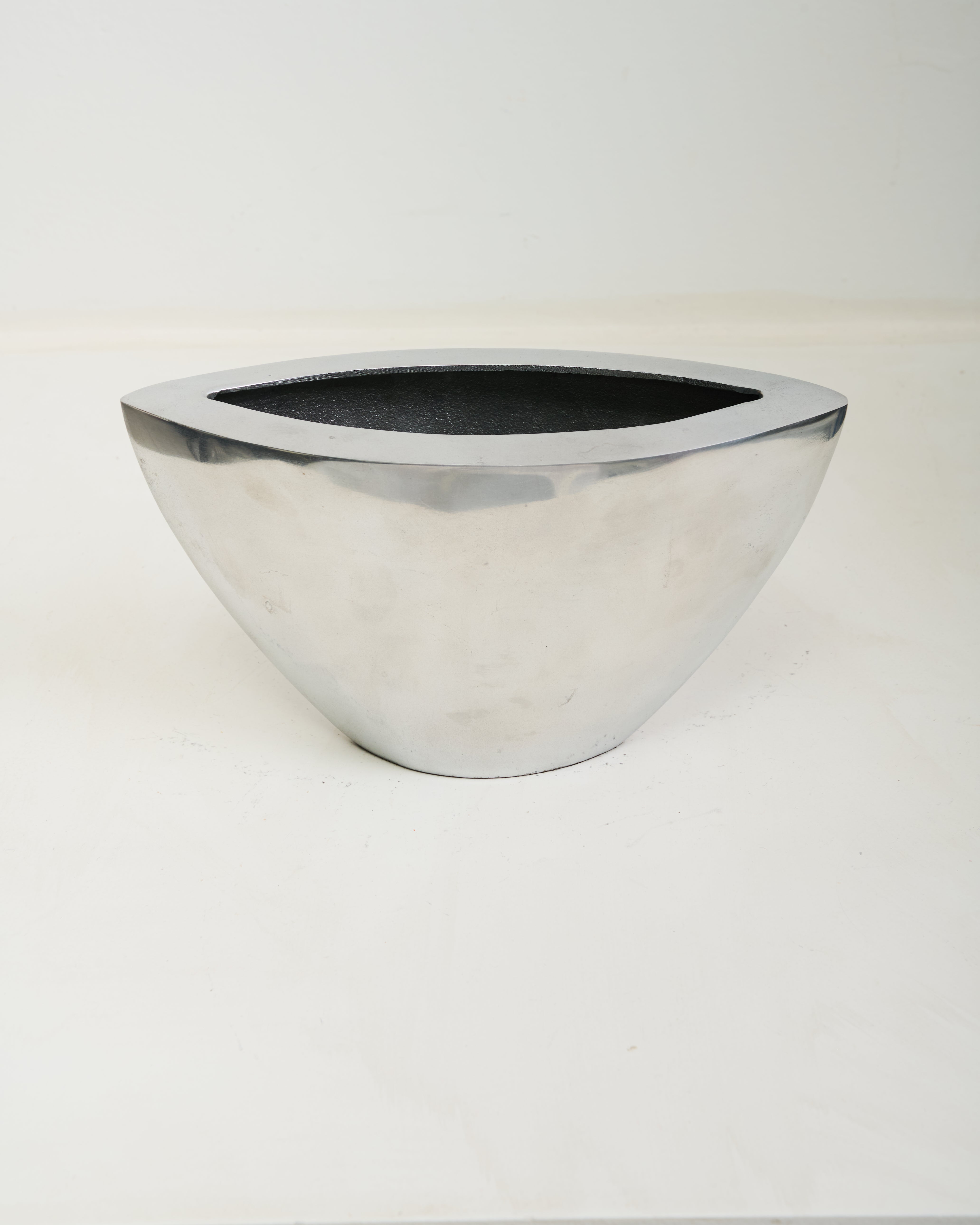 Vase "Bateau" en fonte d'aluminium, Italie, 1980s