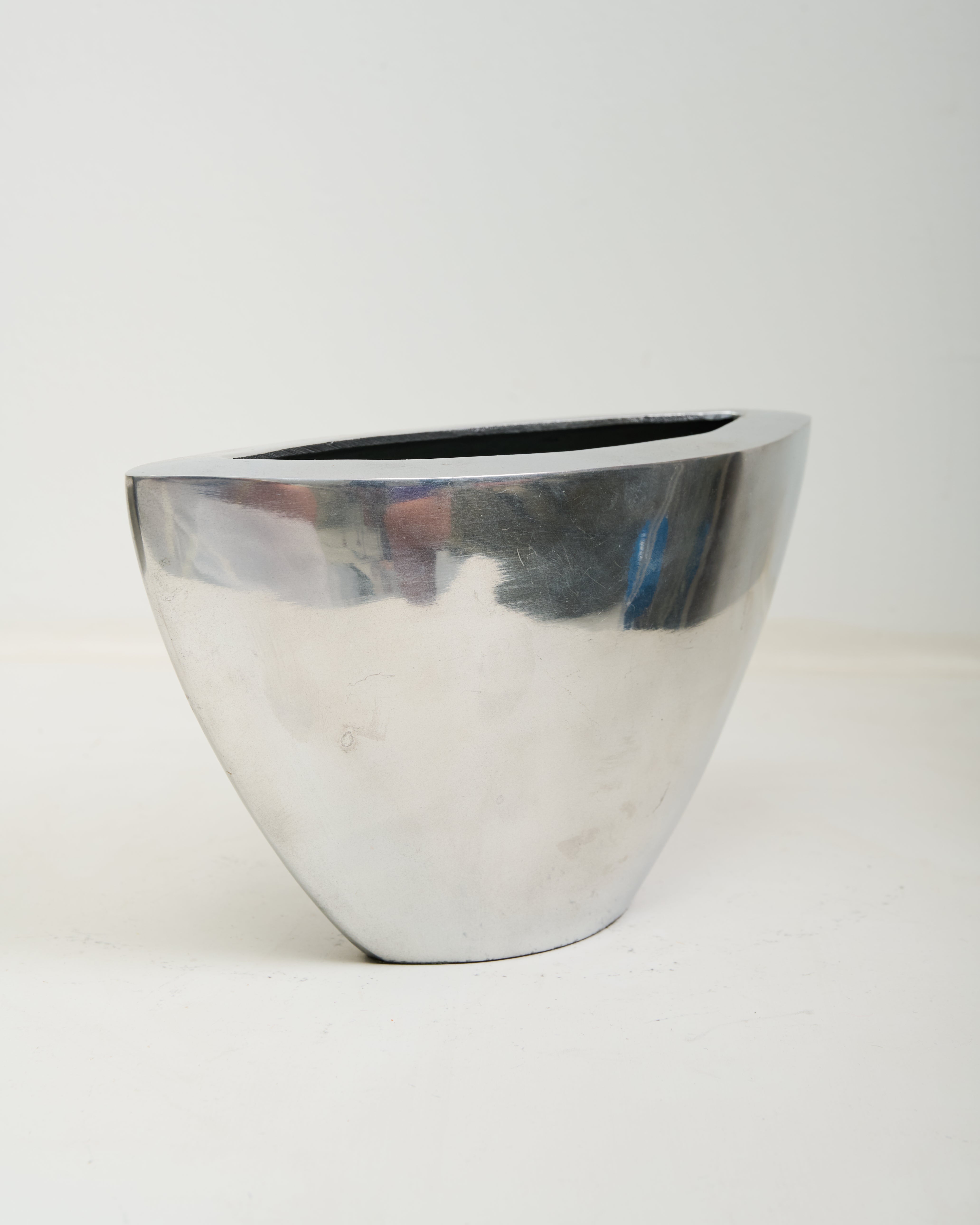Vase "Bateau" en fonte d'aluminium, Italie, 1980s
