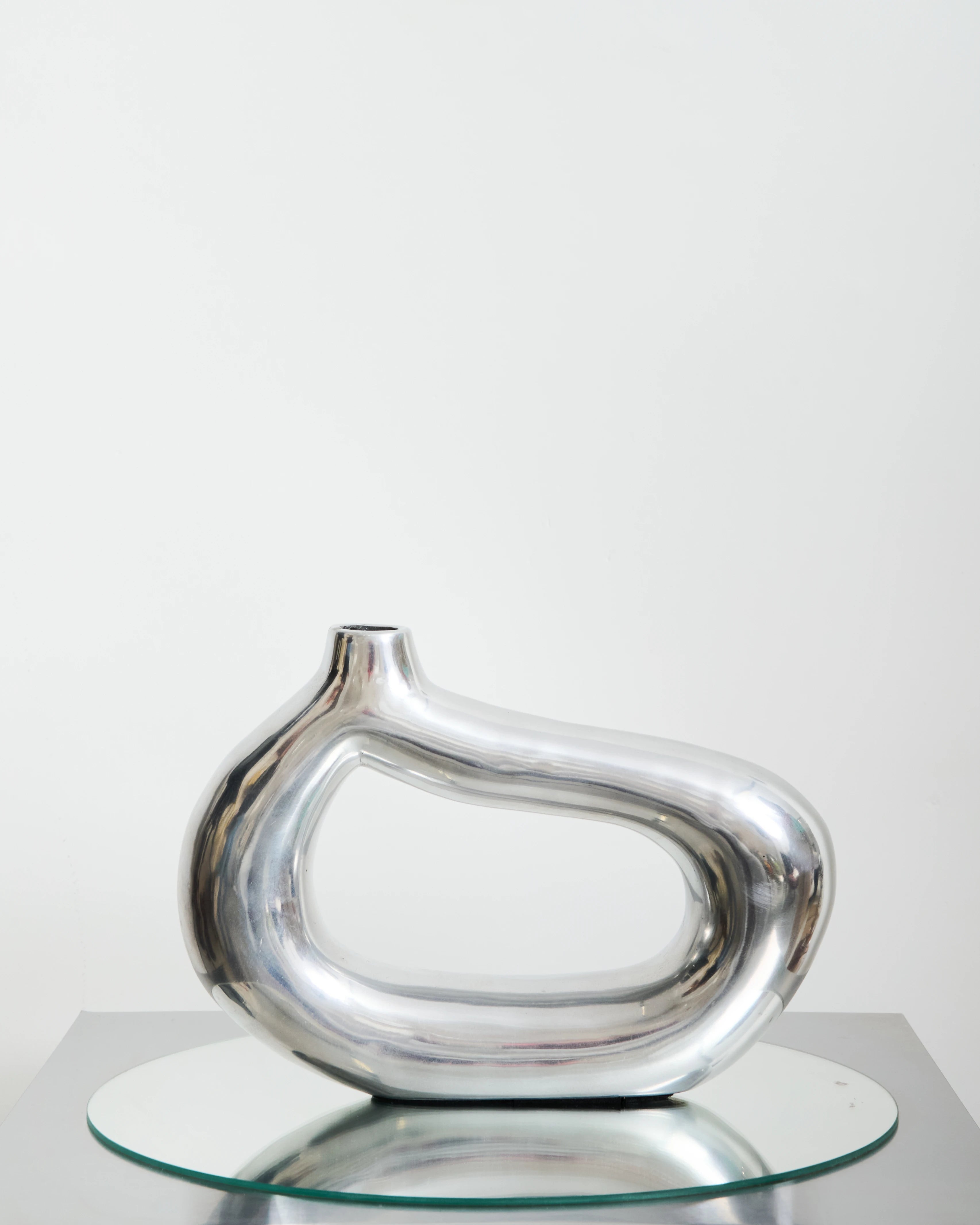 Vase en fonte d'aluminium forme libre (grand), 1970s