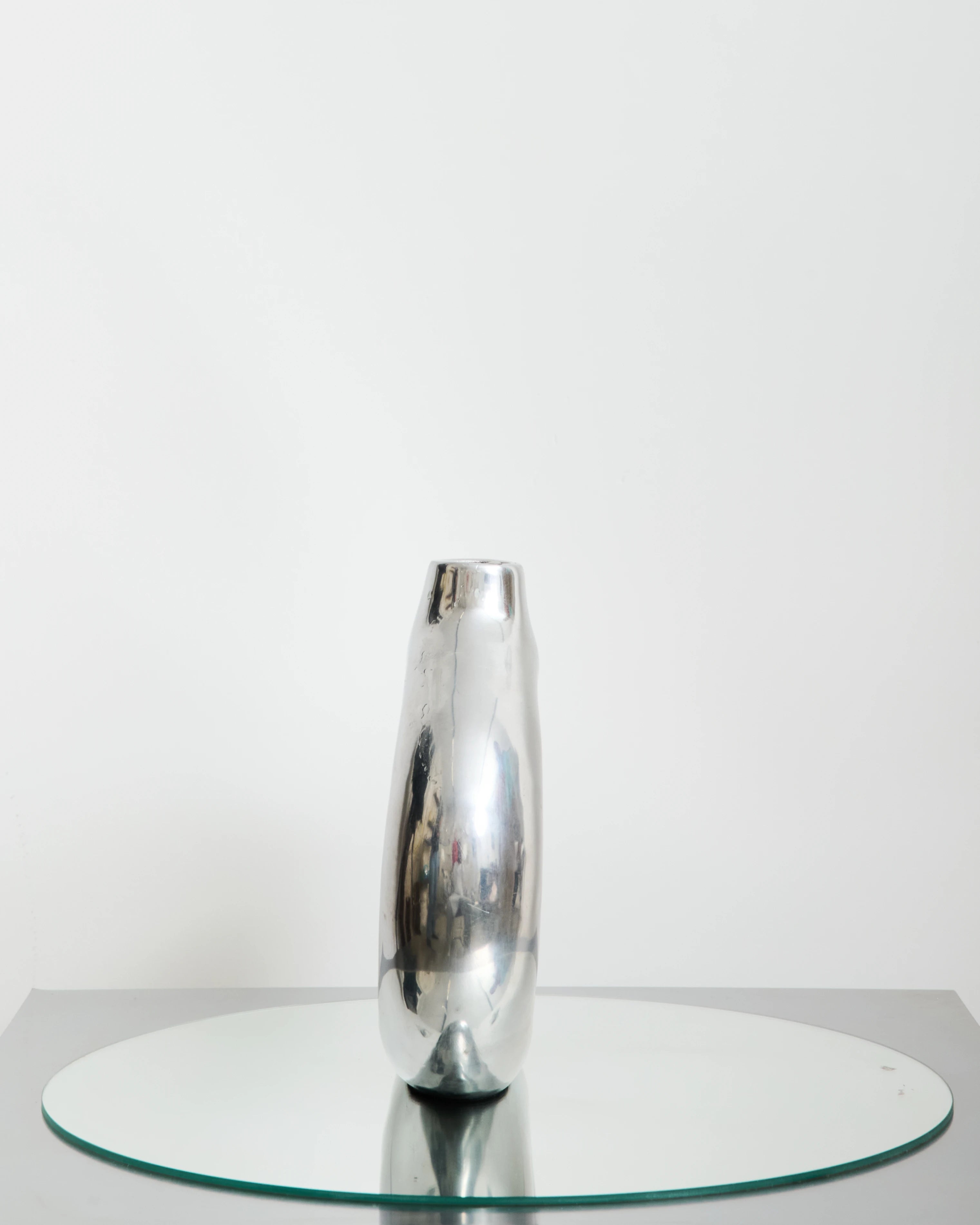 Vase en fonte d'aluminium forme libre (grand), 1970s