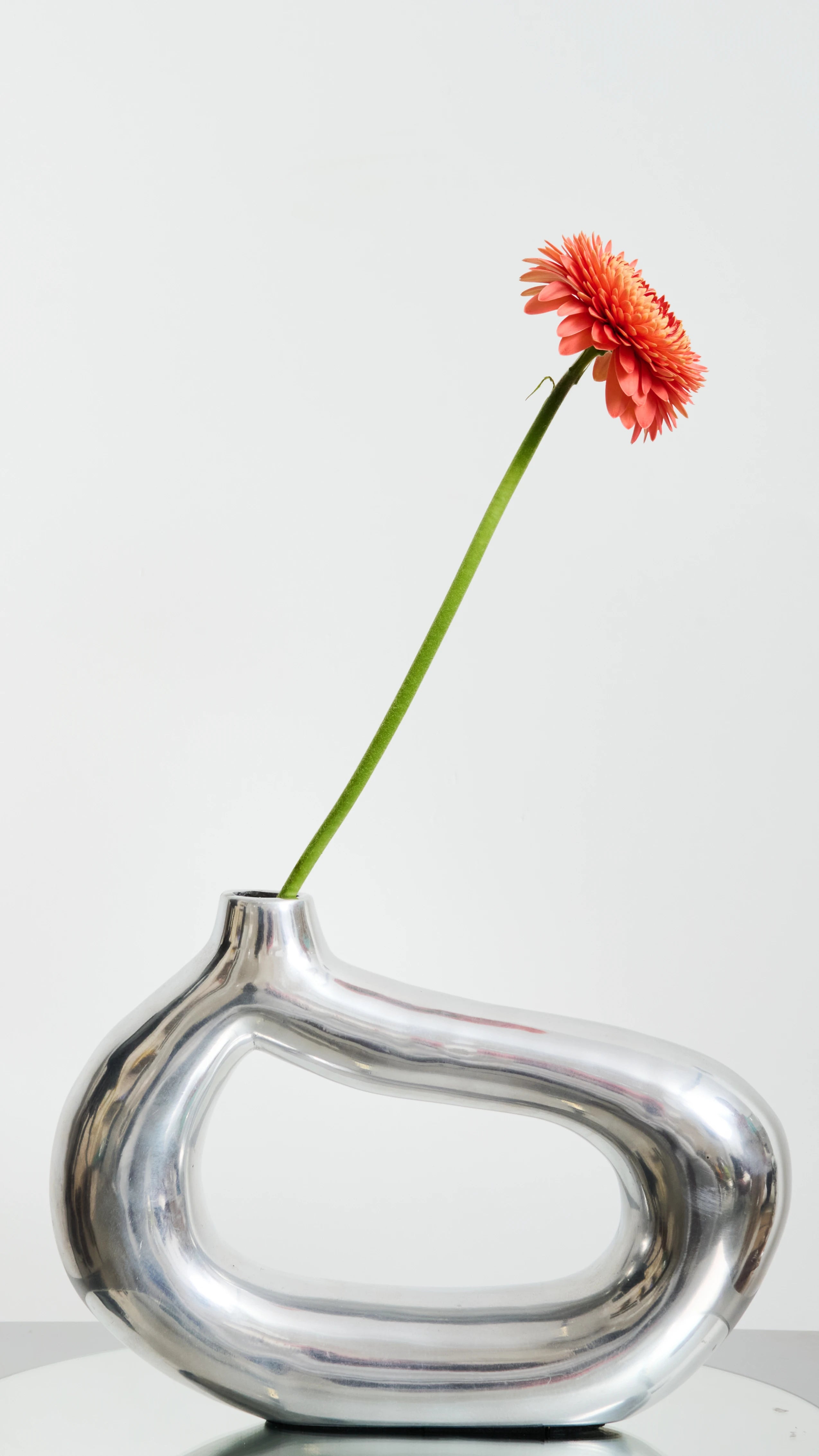 Vase en fonte d'aluminium forme libre (grand), 1970s