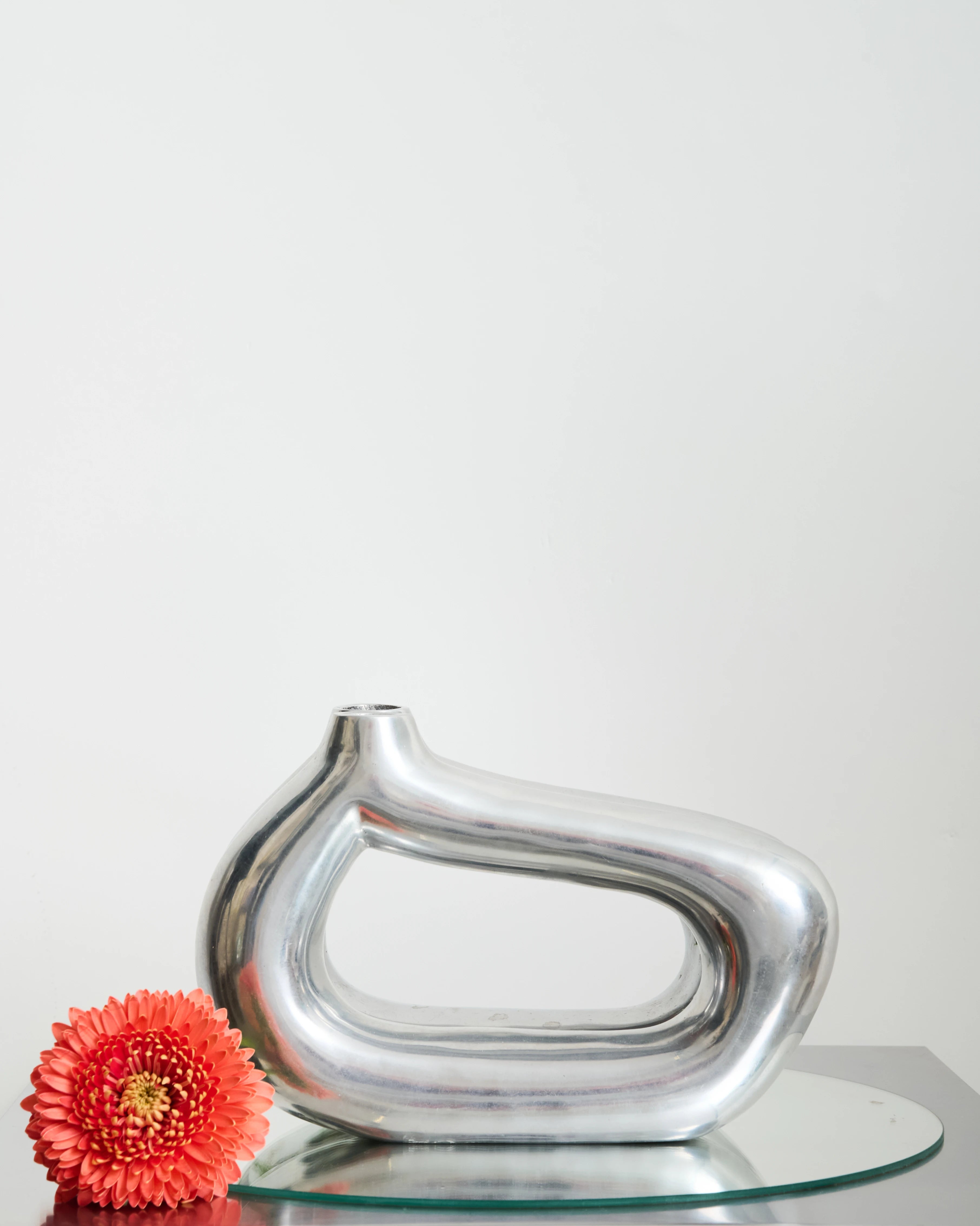 Vase en fonte d'aluminium forme libre (petit), 1970s