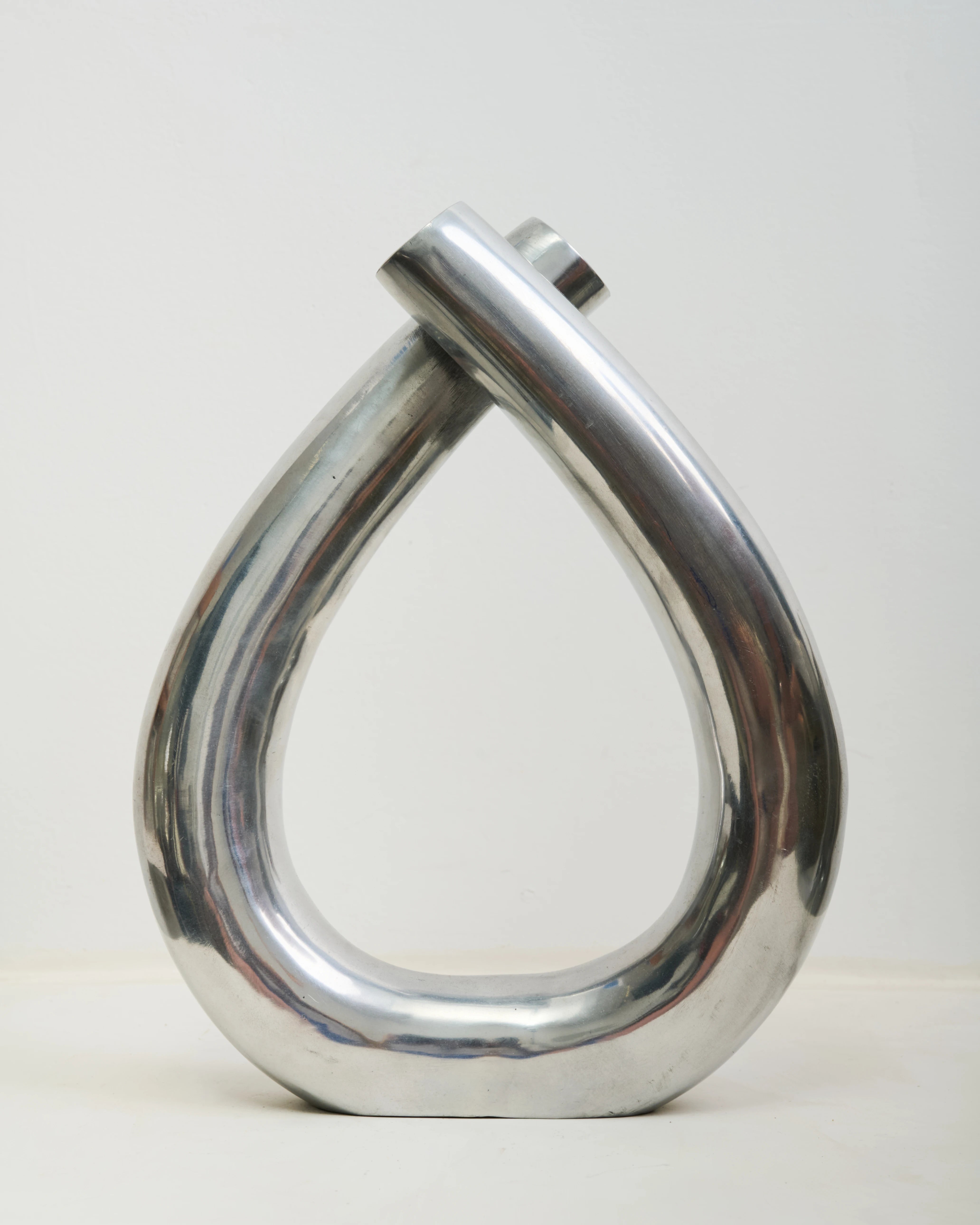 Vase « Trombone » en fonte d’aluminium 1970s-1980s