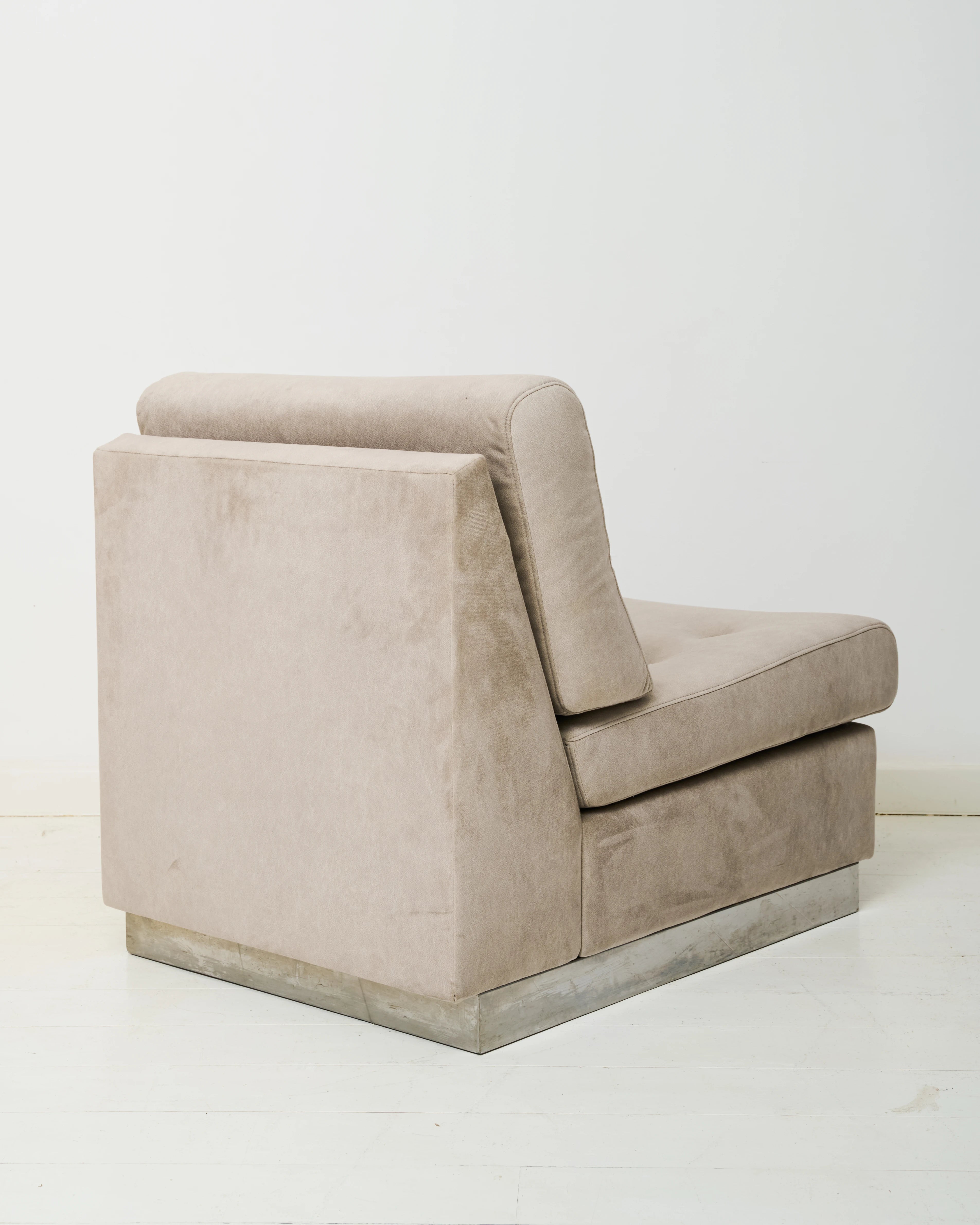 Chauffeuse grise, Jacques Charpentier, Roche Bobois, 1970s