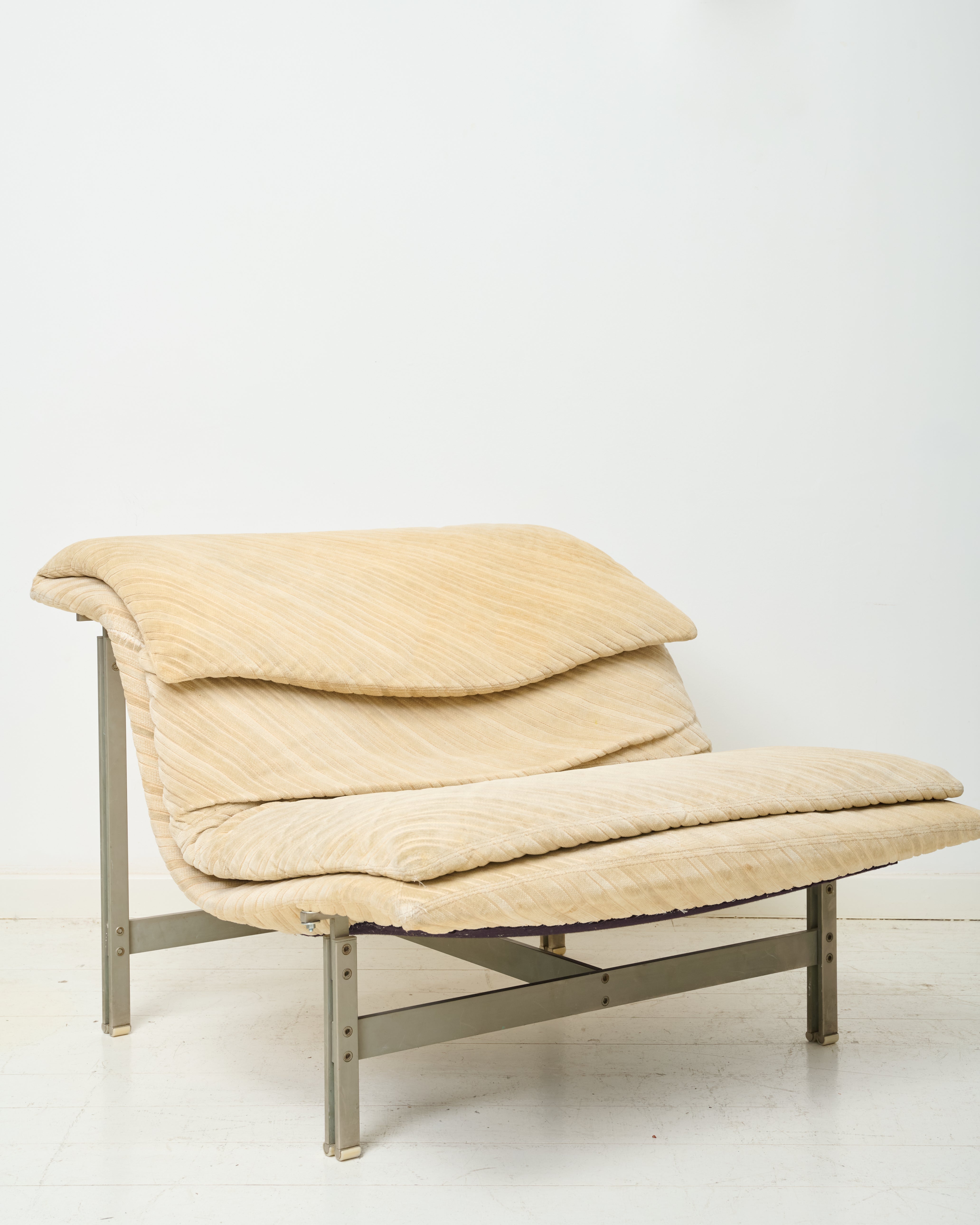 “Wave” fireside chair, Giovanni Offredi, Saporiti, 1970s
