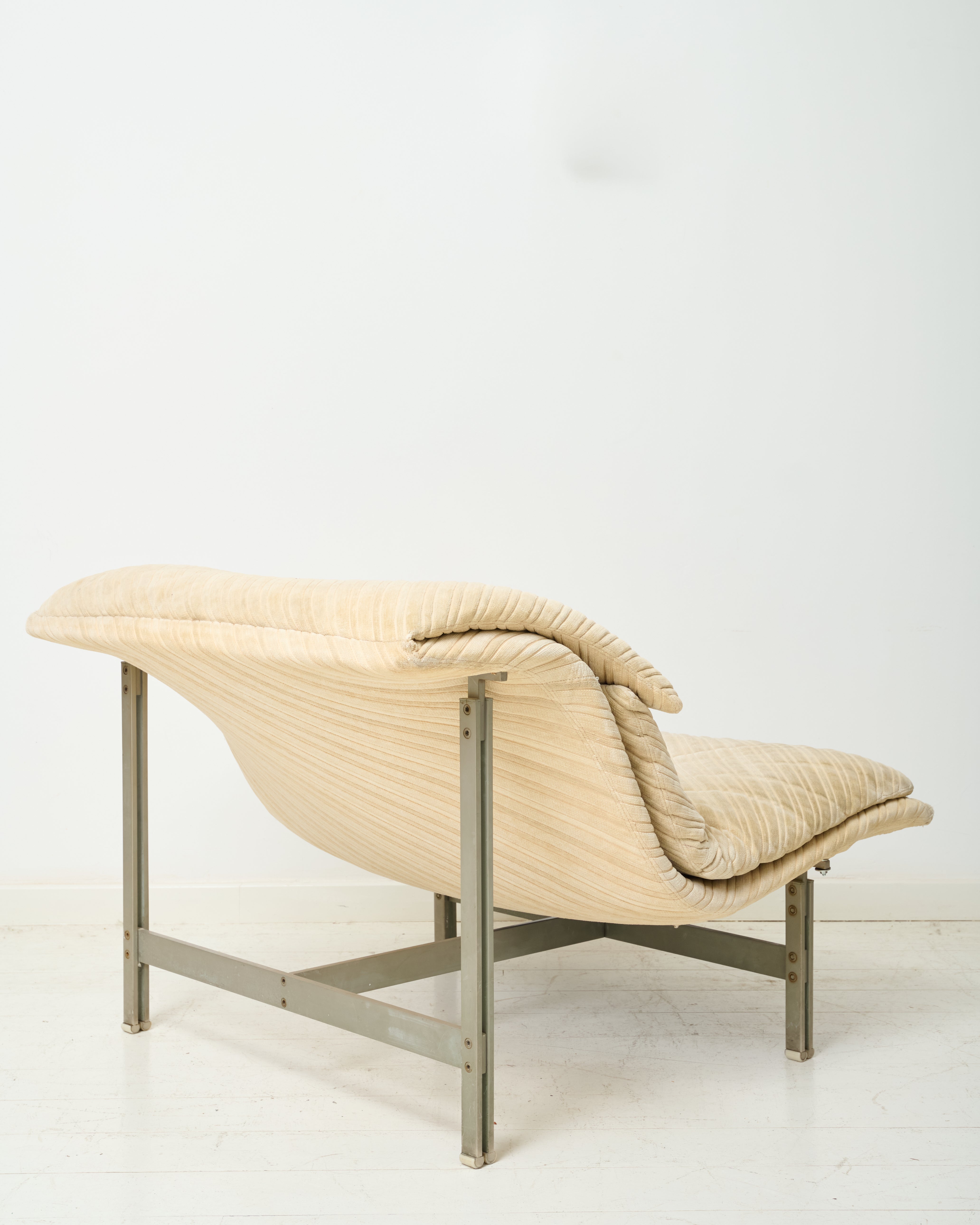 “Wave” fireside chair, Giovanni Offredi, Saporiti, 1970s