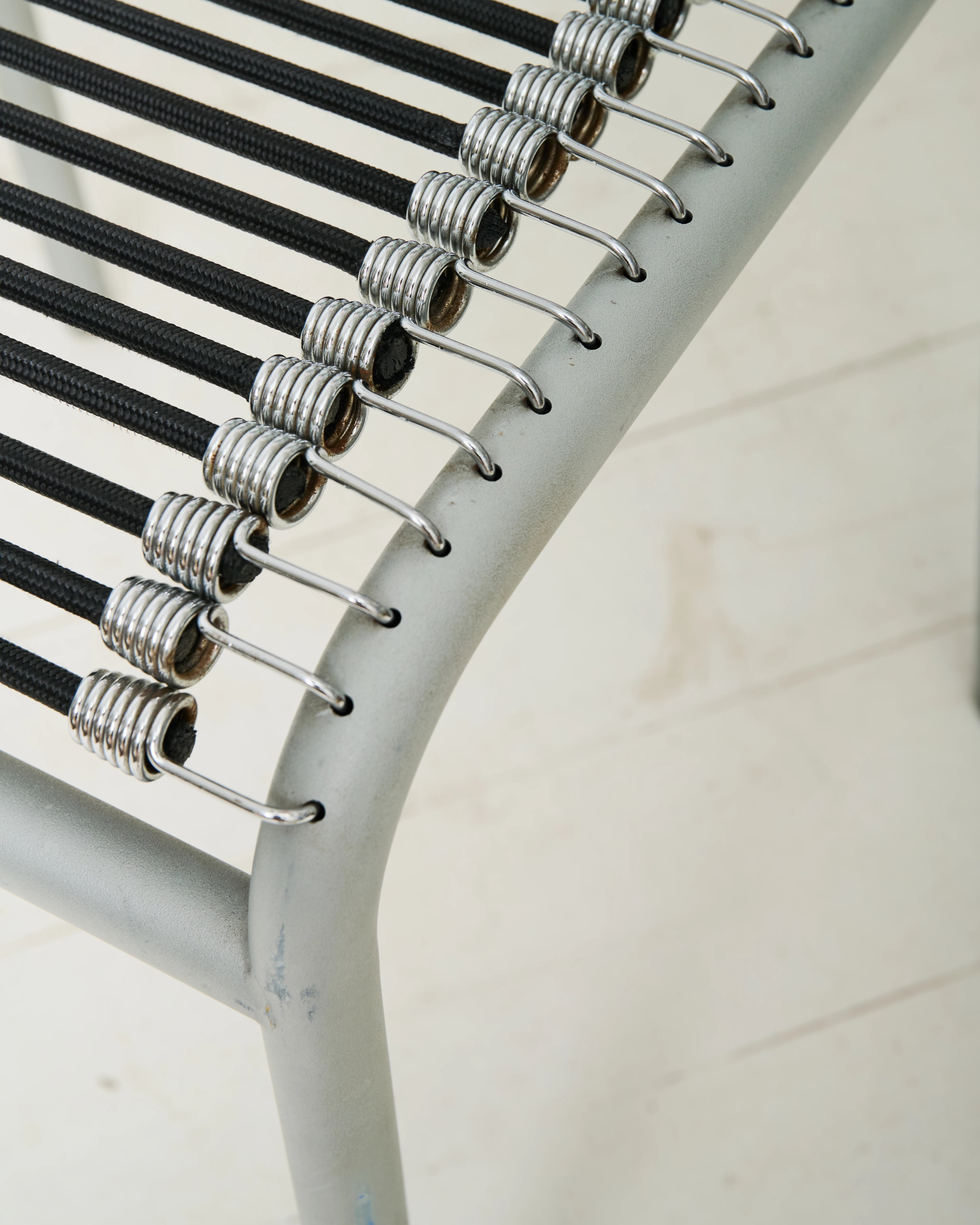 Paire de chaises "Sandow" grises (1 sur 3), René Herbst, 1980s