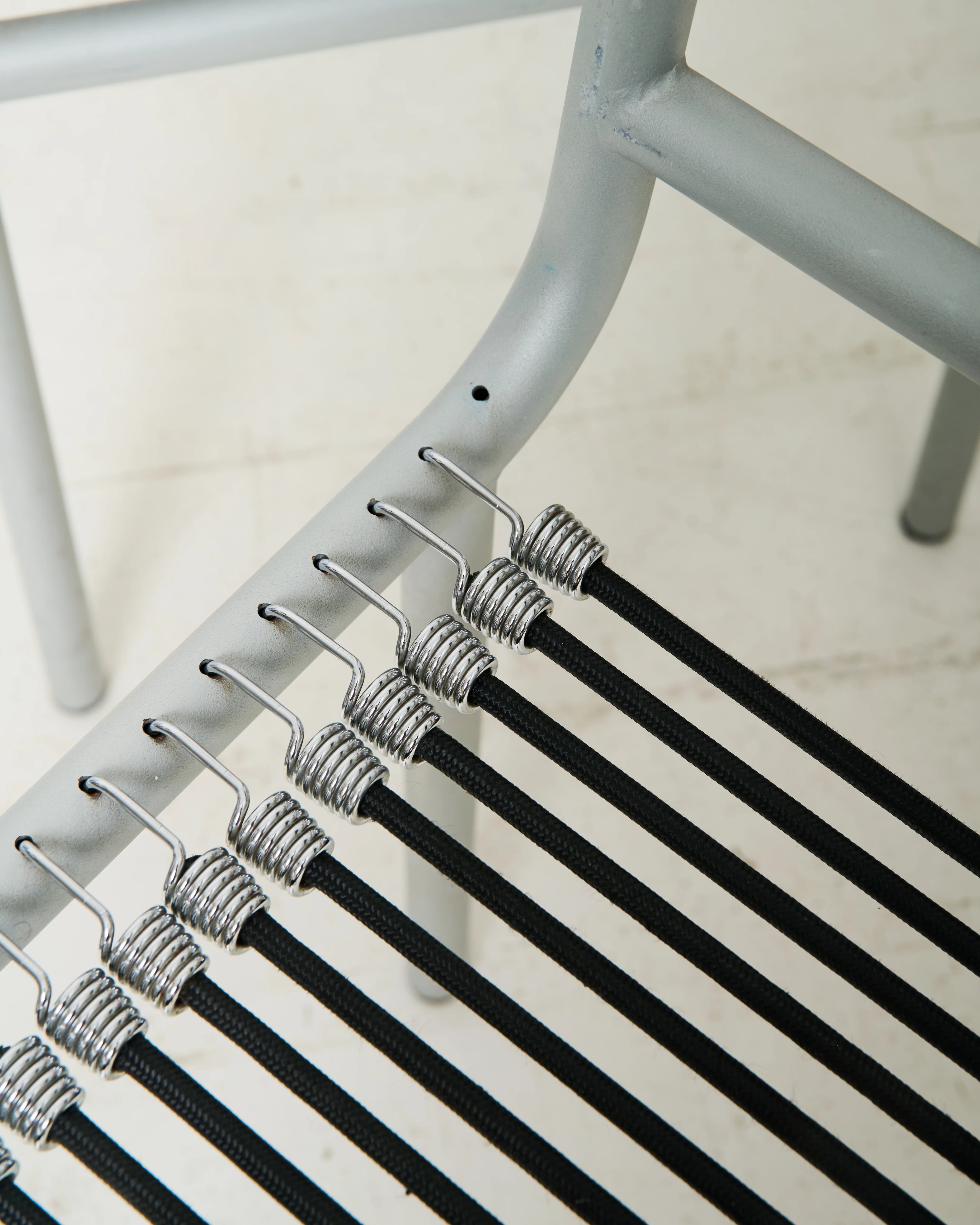 Paire de chaises "Sandow" grises (1 sur 3), René Herbst, 1980s
