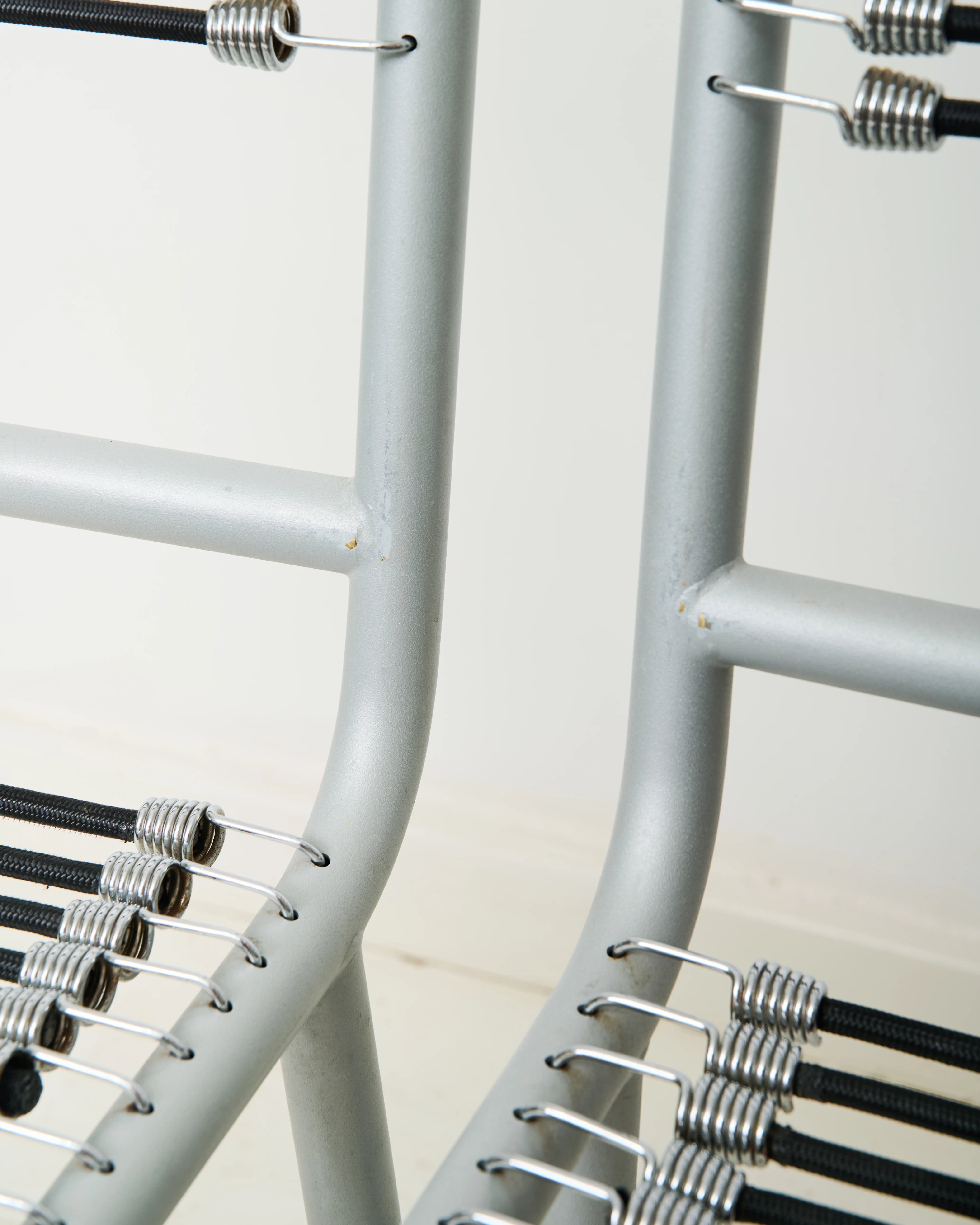 Paire de chaises "Sandow" grises (1 sur 3), René Herbst, 1980s
