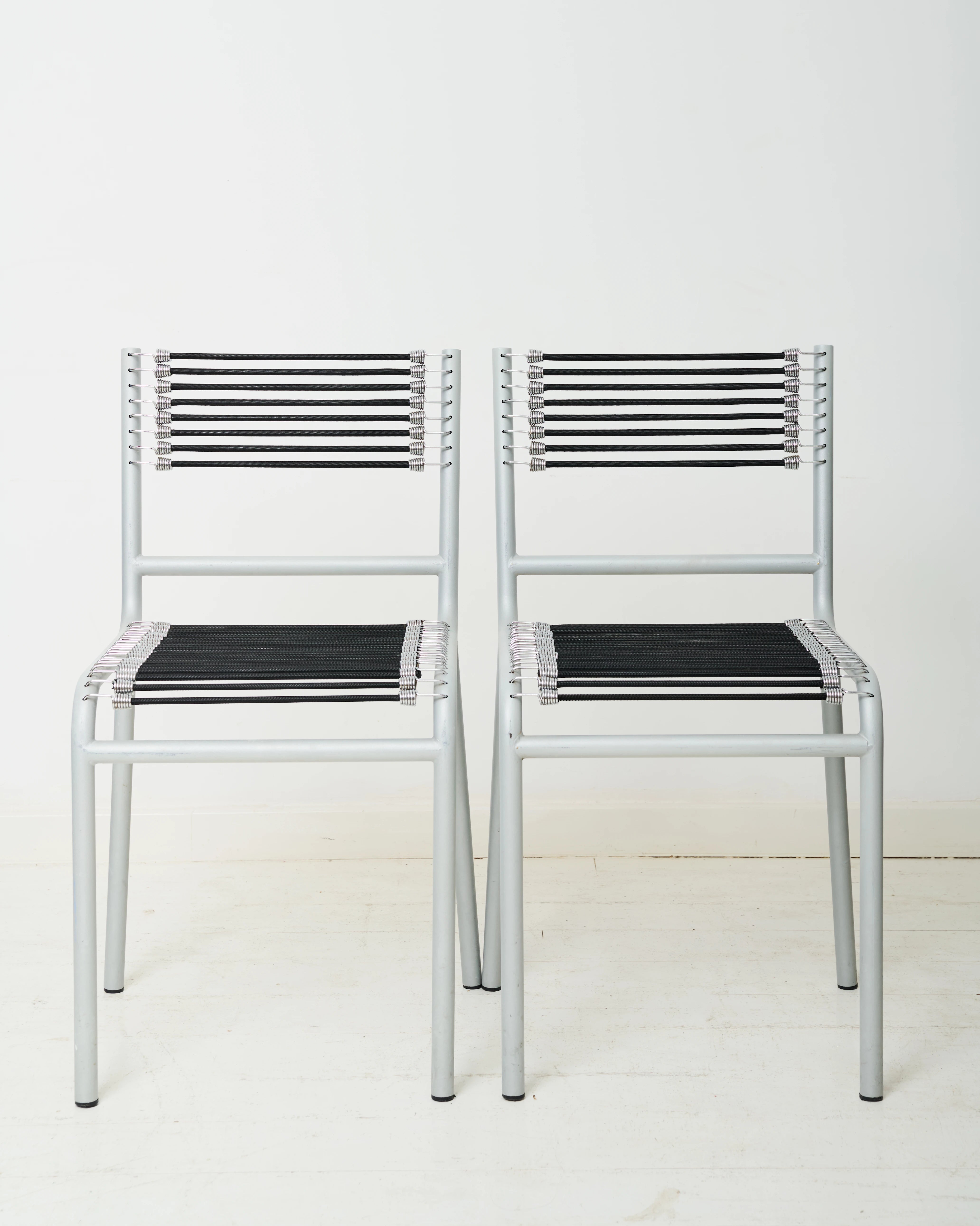 Paire de chaises "Sandow" grises (1 sur 3), René Herbst, 1980s