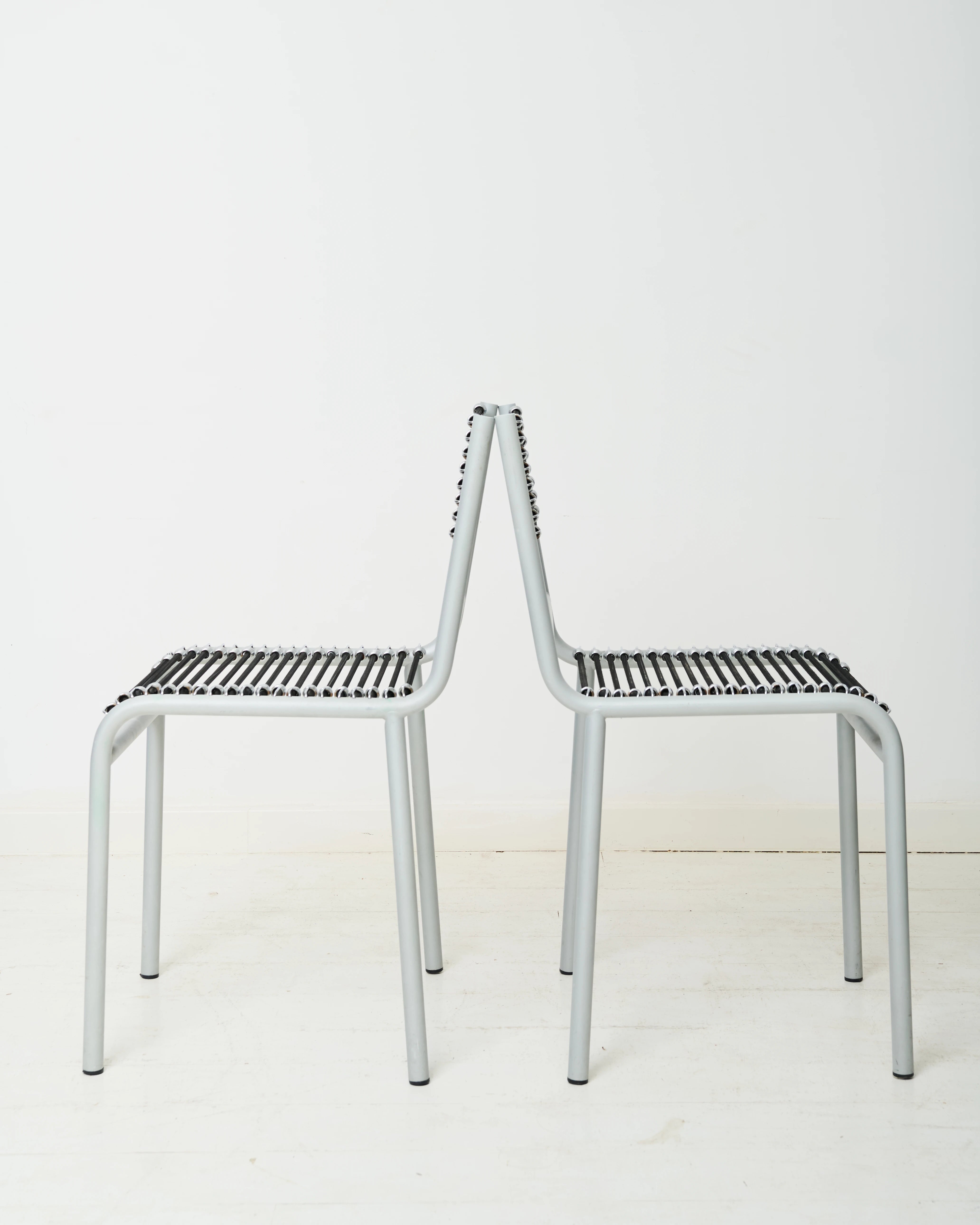 Paire de chaises "Sandow" grises (1 sur 3), René Herbst, 1980s