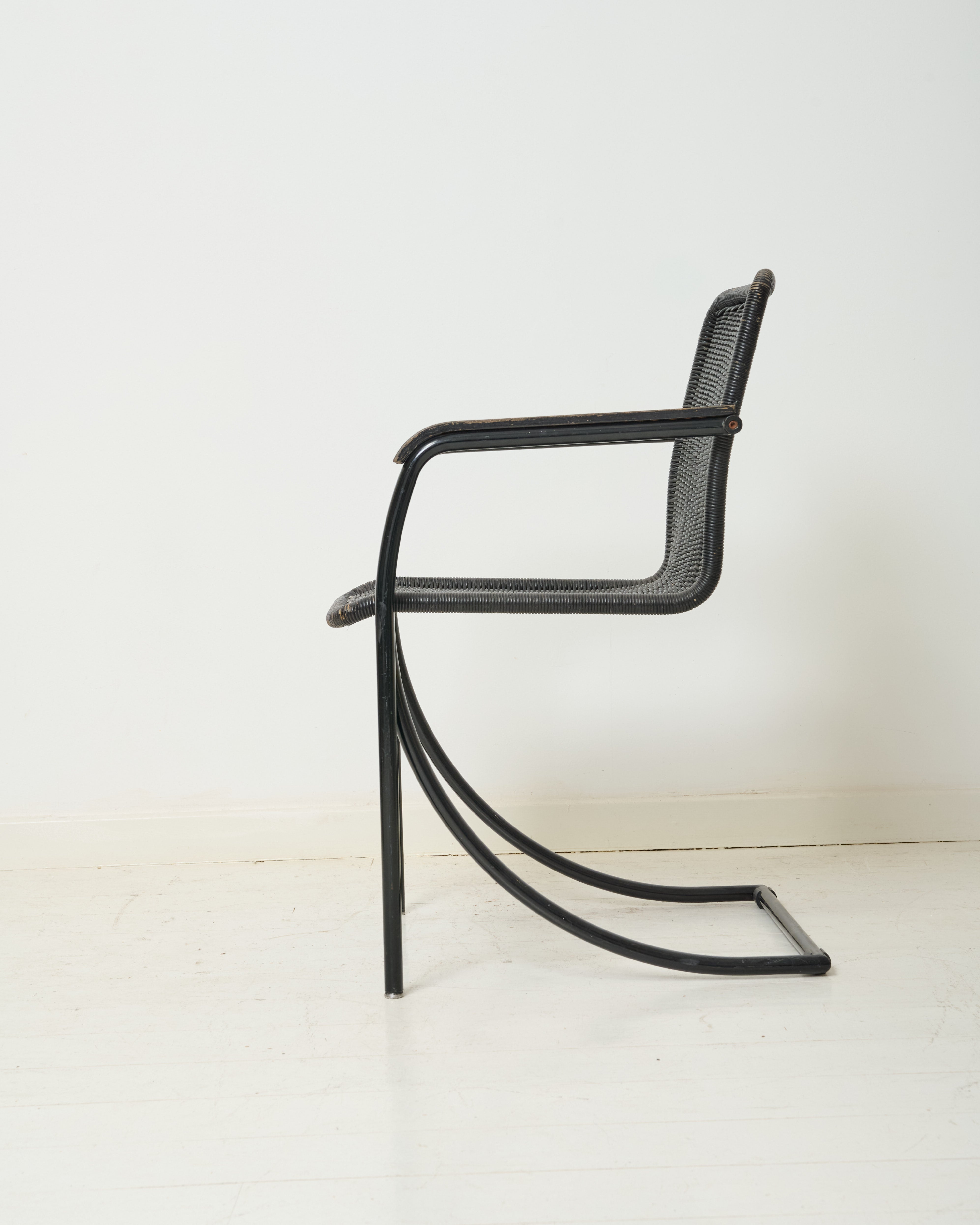 Fauteuil cantilever (1 sur 2), 1980s