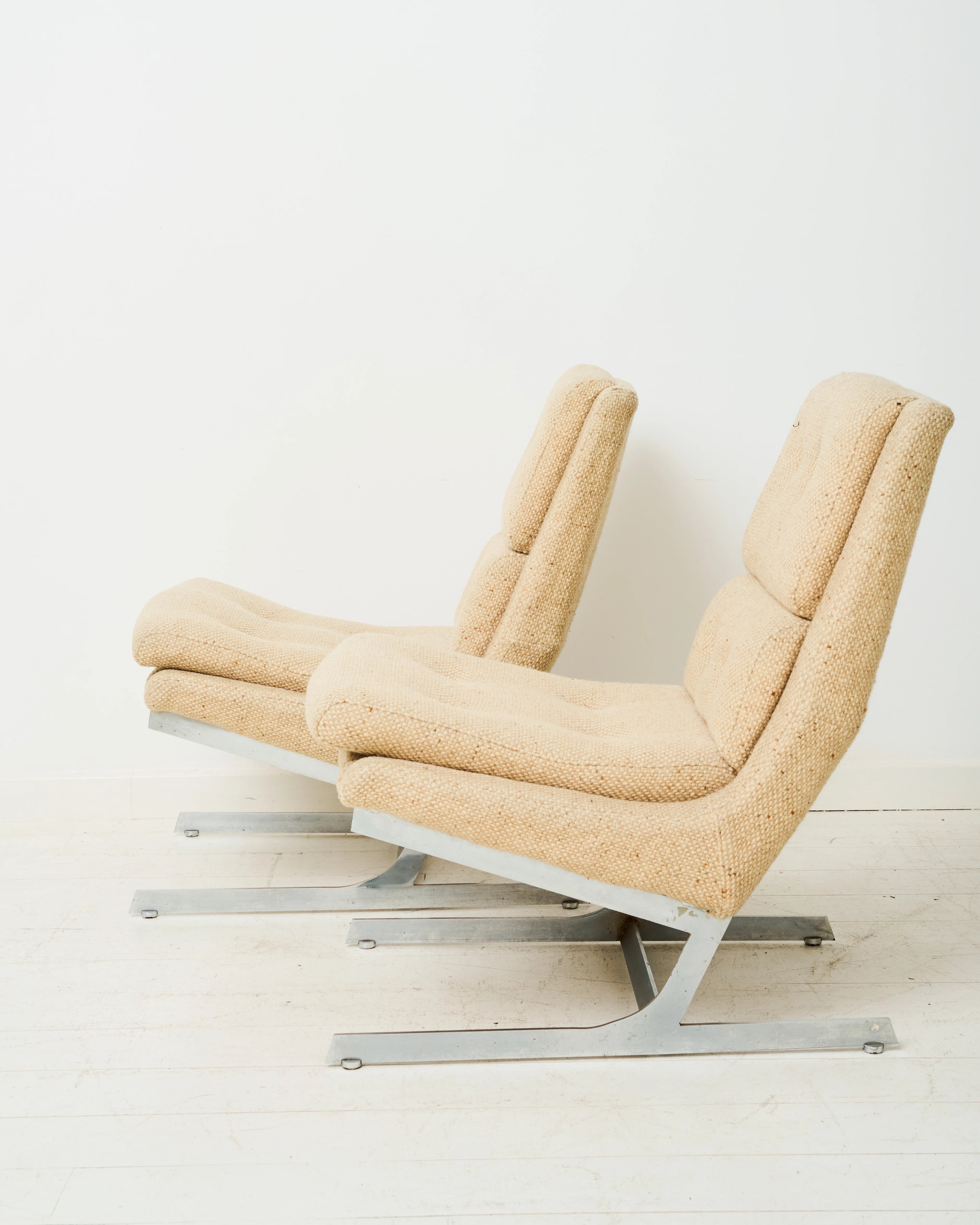 Chauffeuse piètement traineau (1 sur 2), Raphael Raffel, 1970s