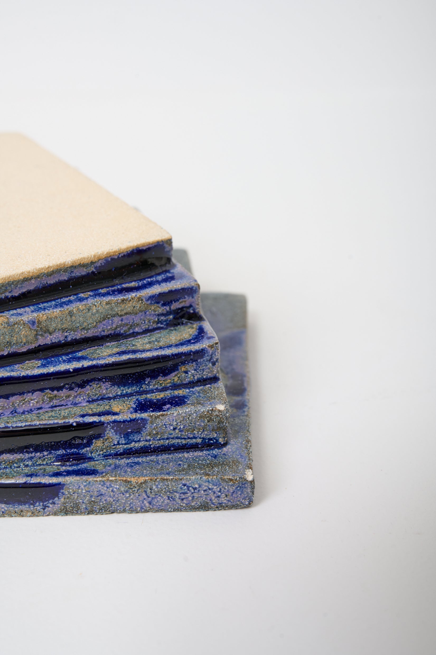 Céramique "Les carrés bleus", Lou Hubert-Astruc, 2024