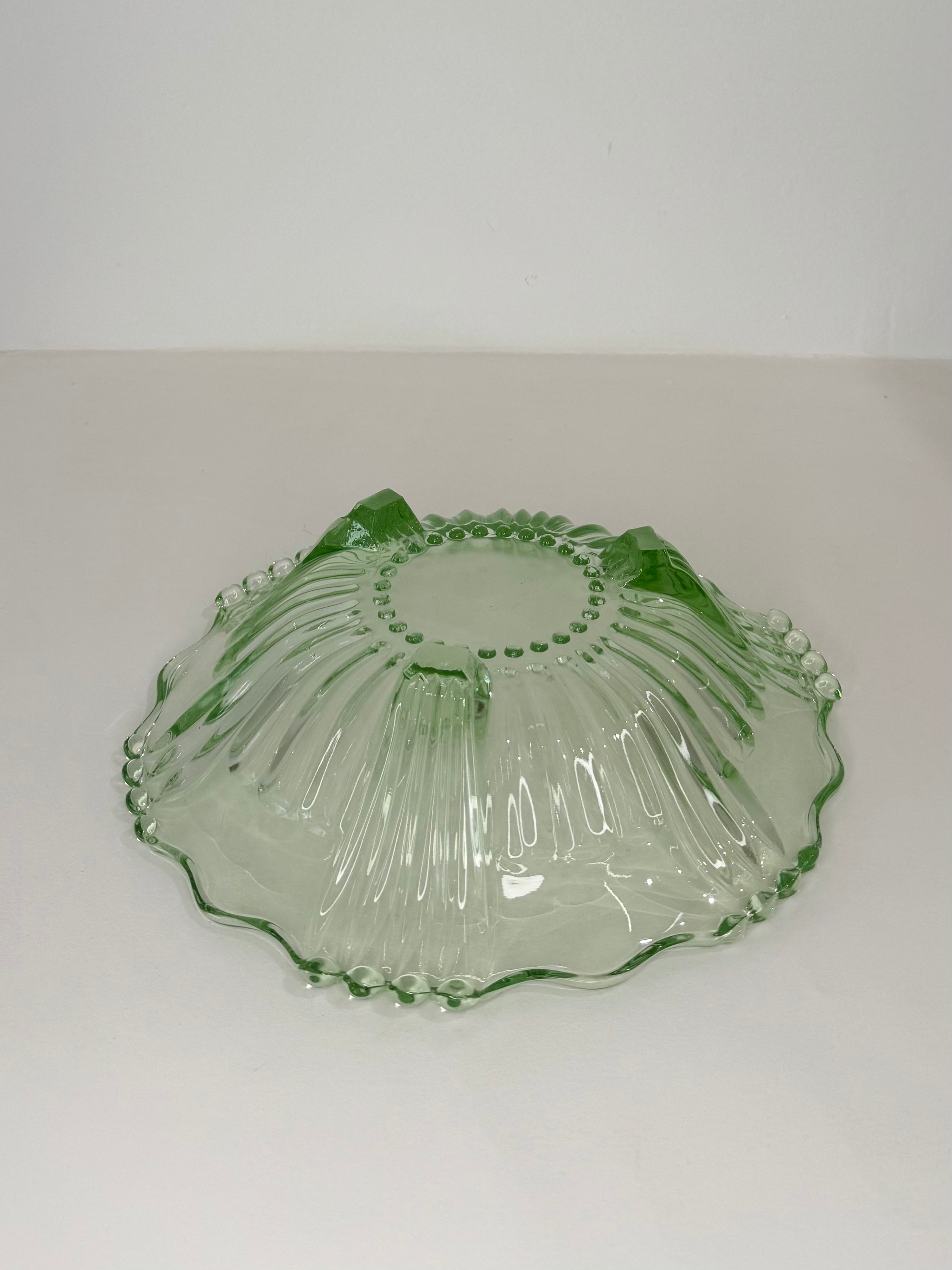 Coupe de fruit en verre, 1930s.