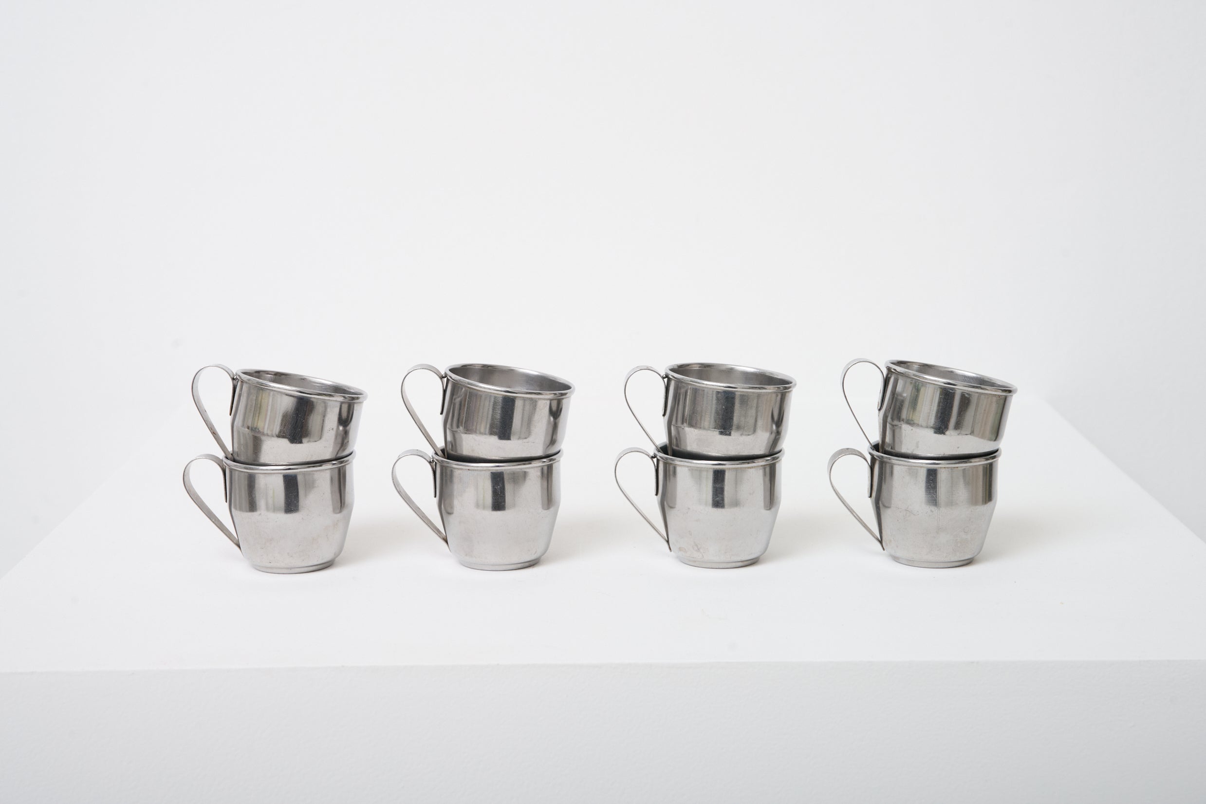 Huit tasses en inox, Italie, 1970s