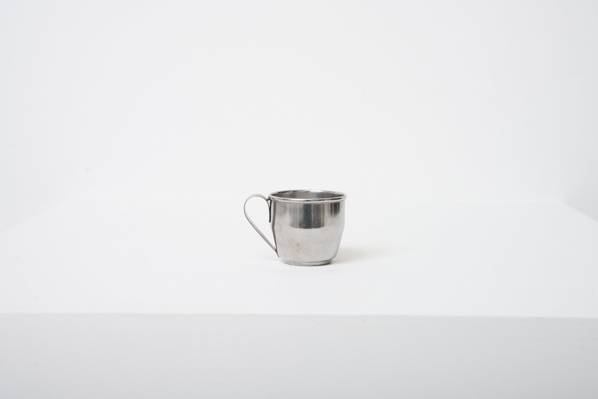 Huit tasses en inox, Italie, 1970s