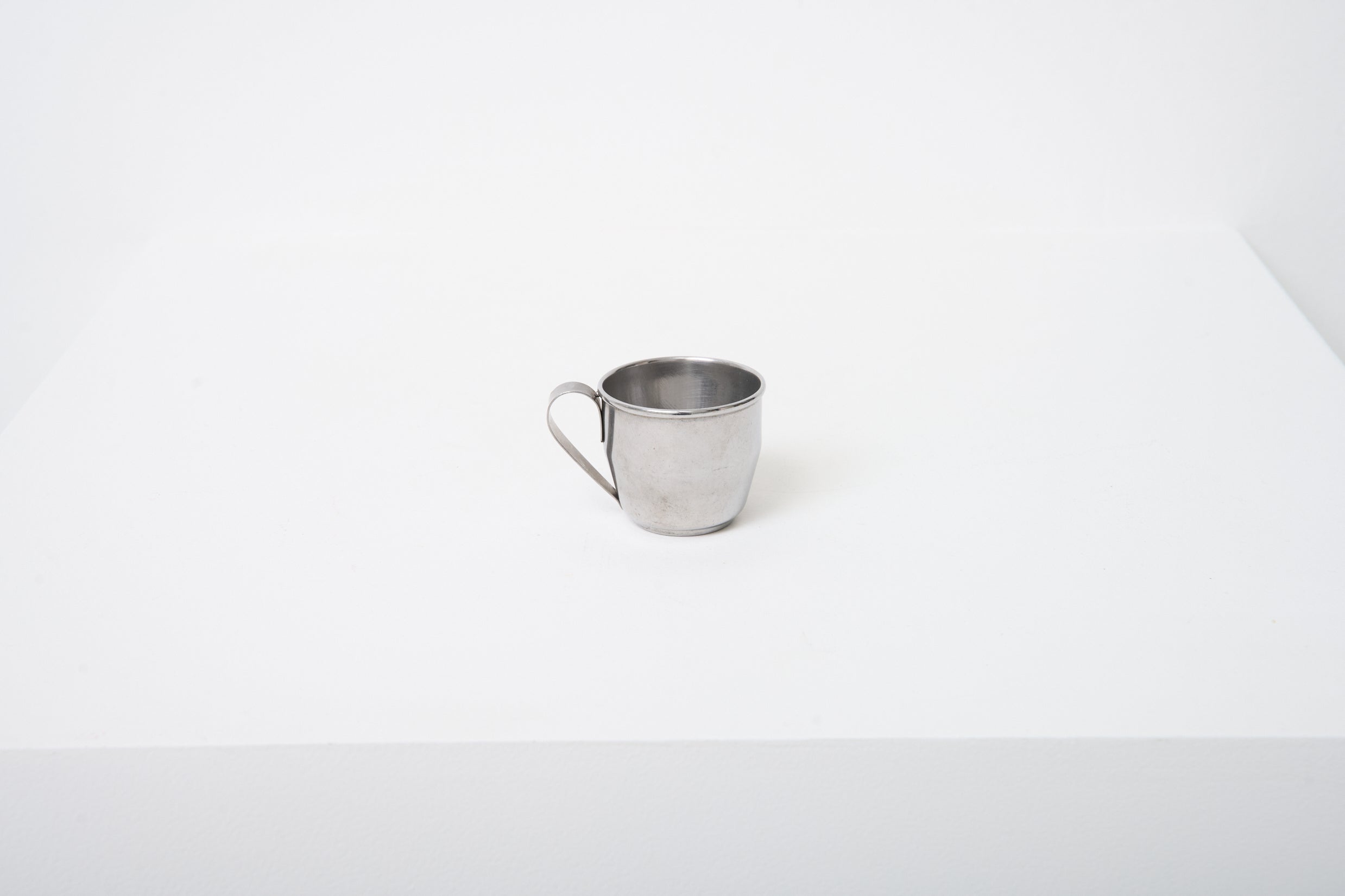 Huit tasses en inox, Italie, 1970s