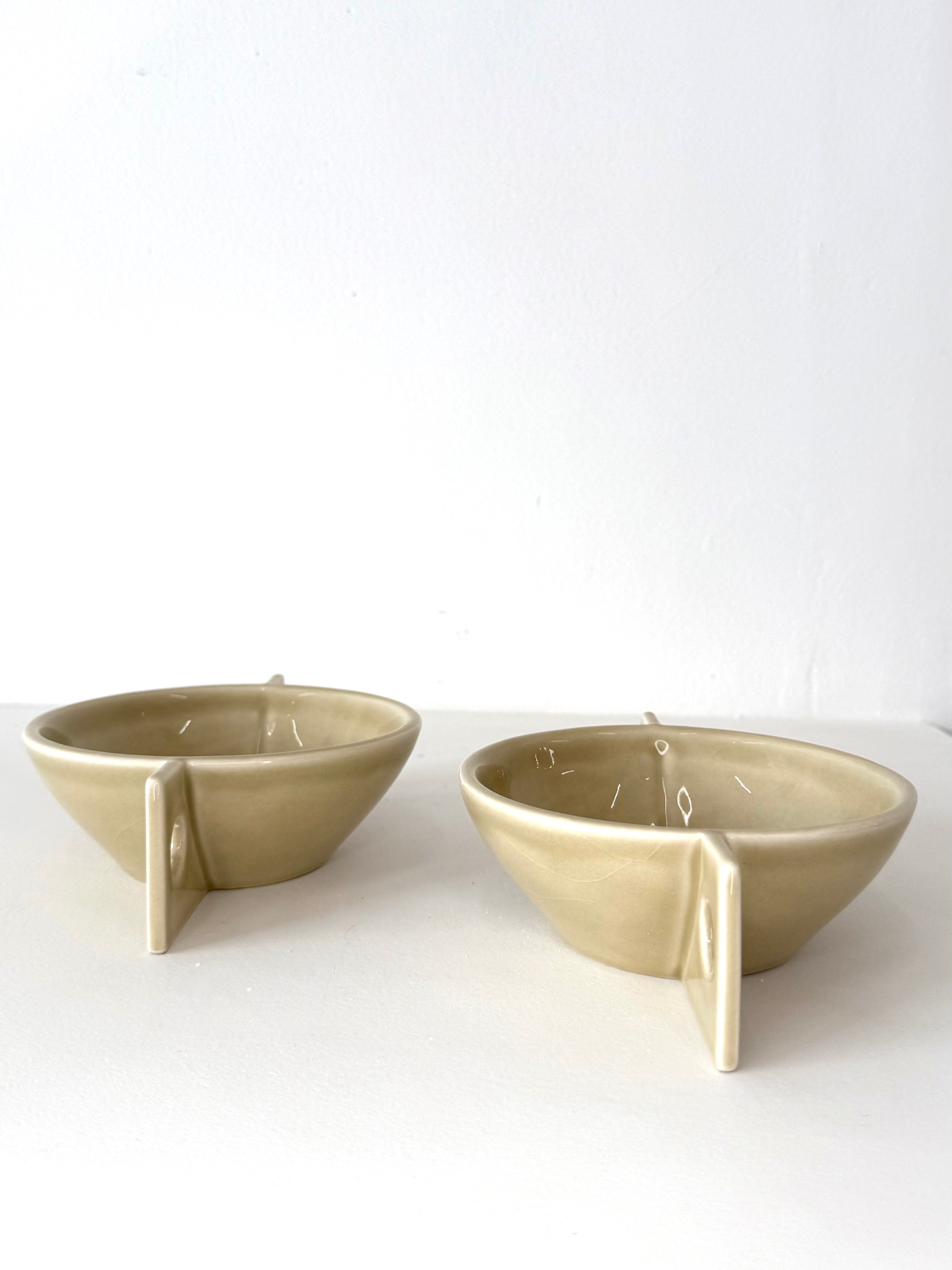 Duo de tasses géométriques, 1970s