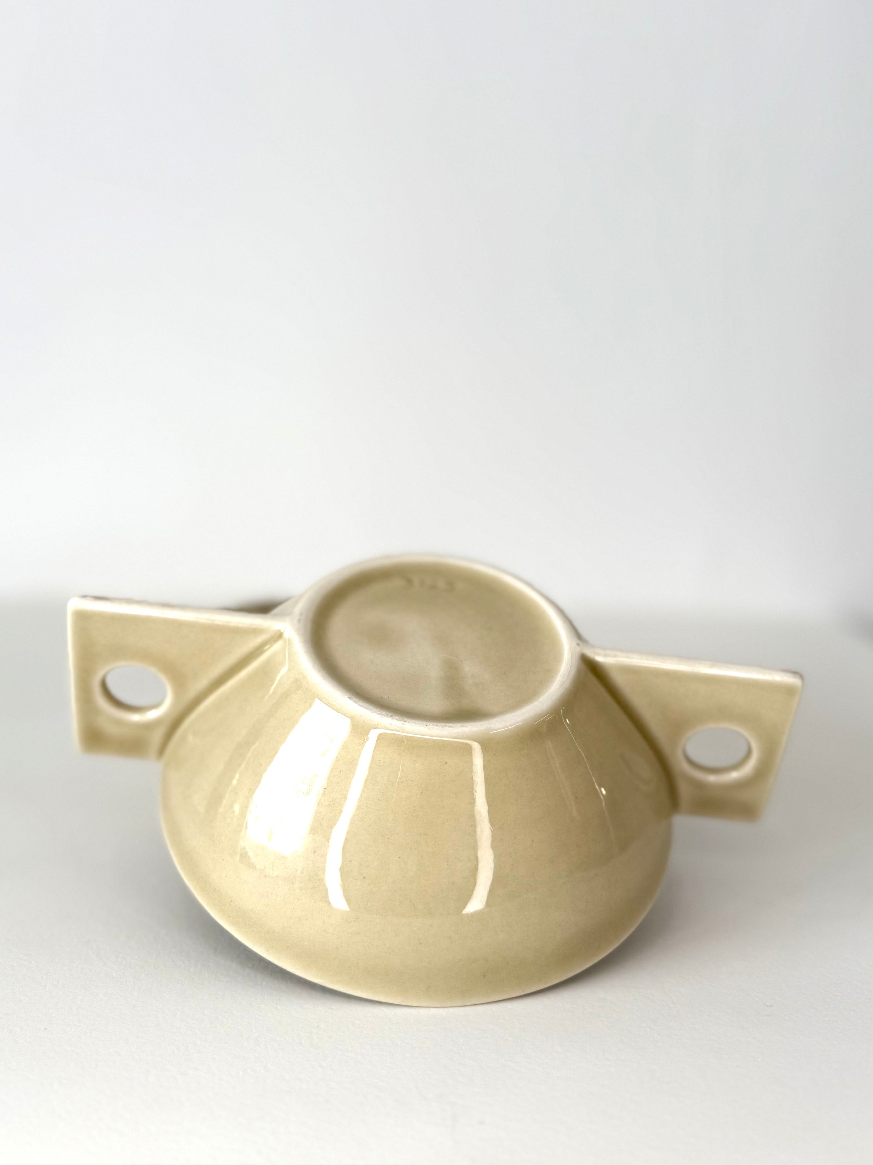 Duo de tasses géométriques, 1970s