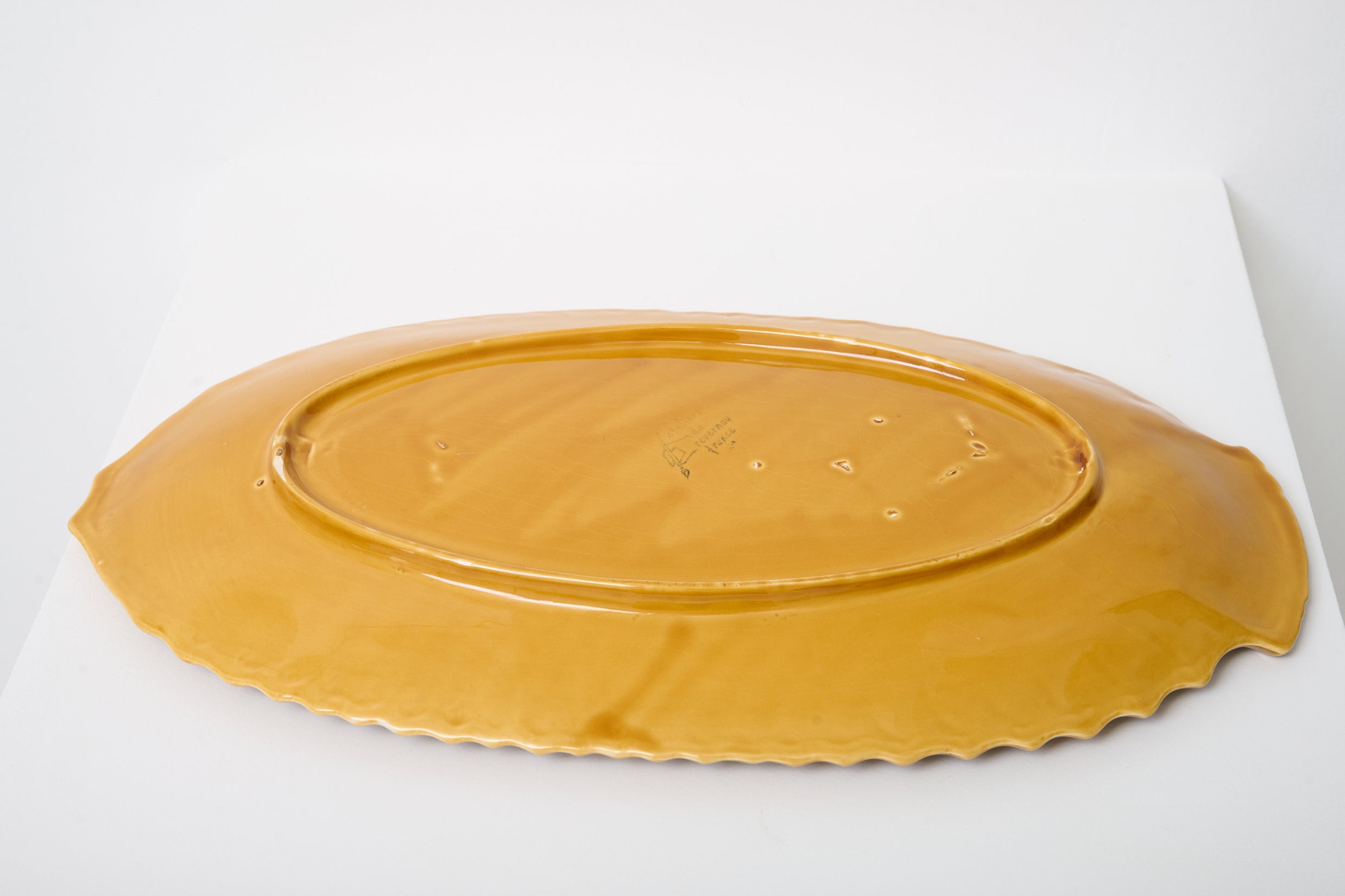 Plat de service en faïence, Atelier Ravernay, 1970s
