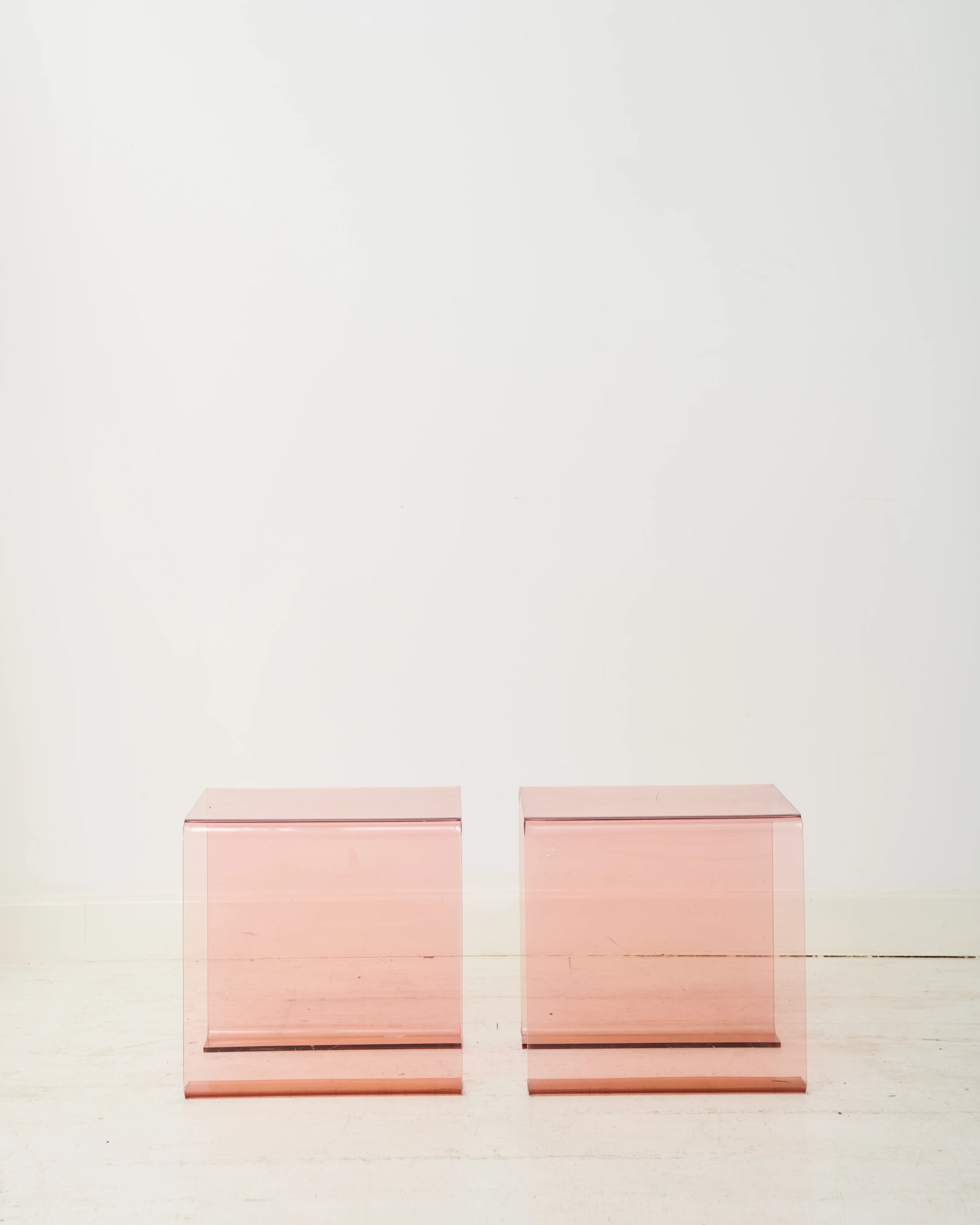 Duo de bouts de canapé roses, dlg Roche Bobois, 1970s