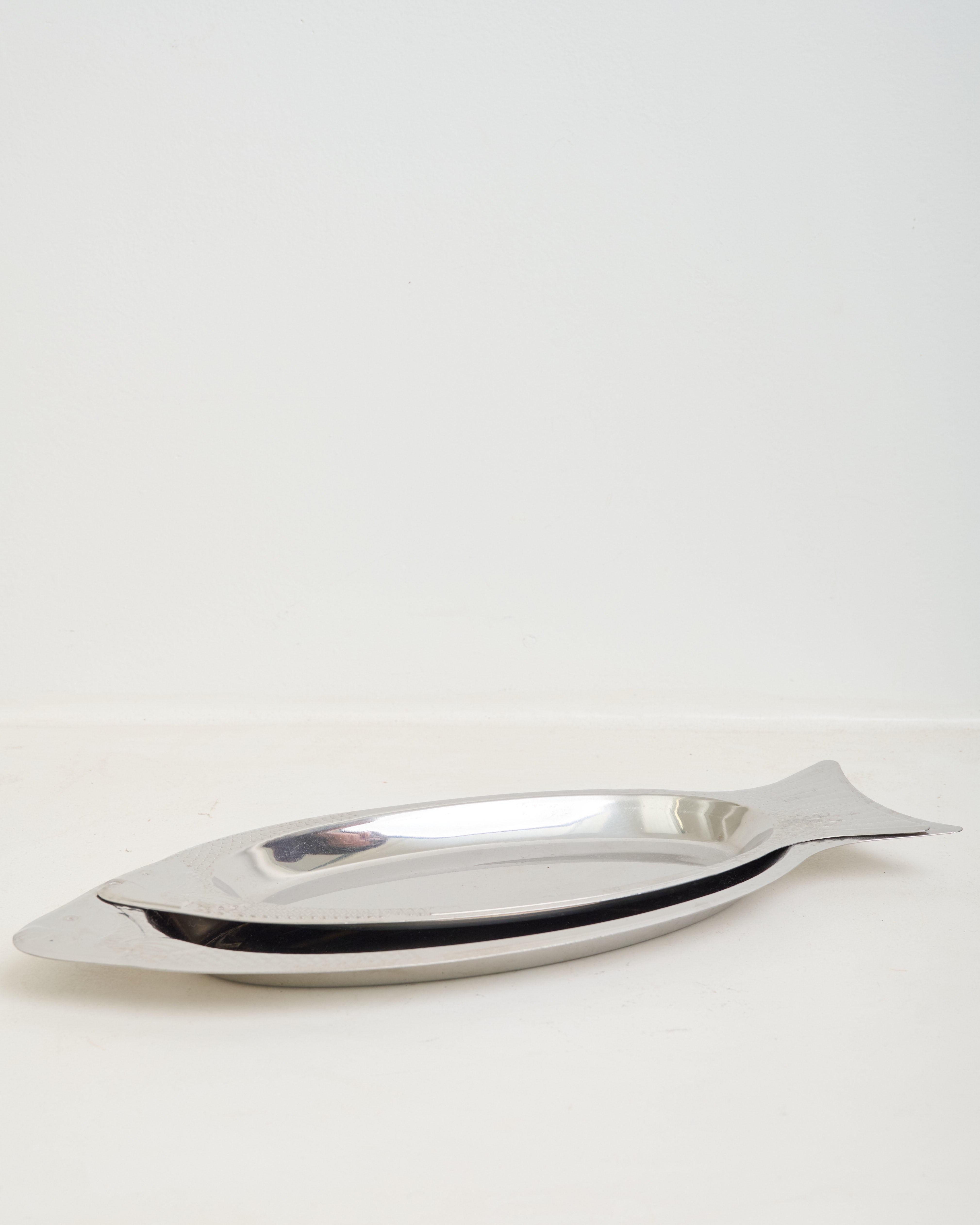 Stainless steel fish platter duo