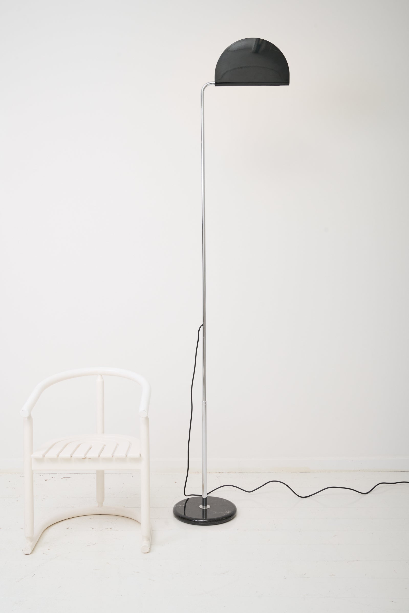 "Mezzaluna" floor lamp, Bruno Gecchelin, Skipper and Pollux, 1980s