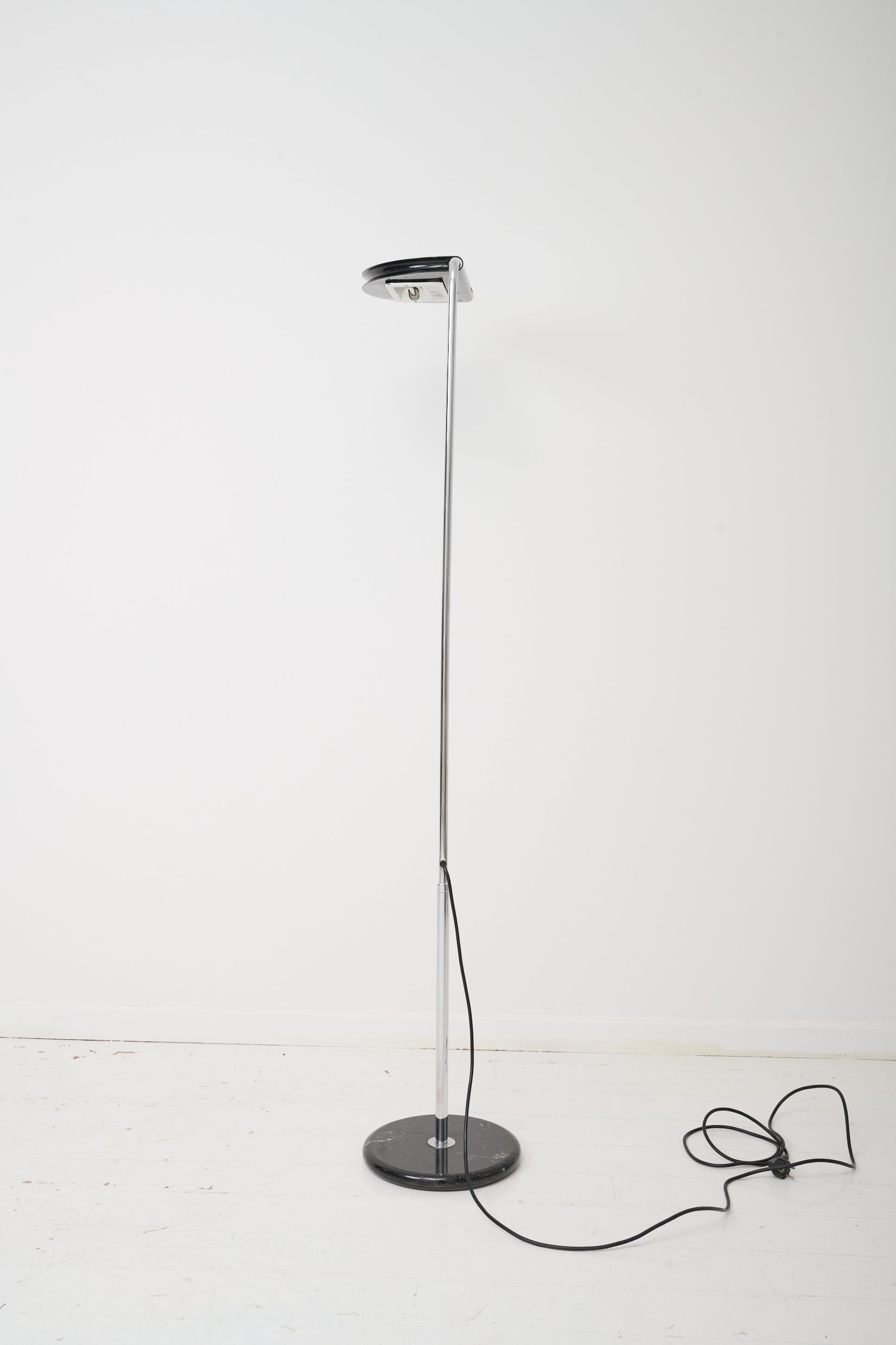 "Mezzaluna" floor lamp, Bruno Gecchelin, Skipper and Pollux, 1980s