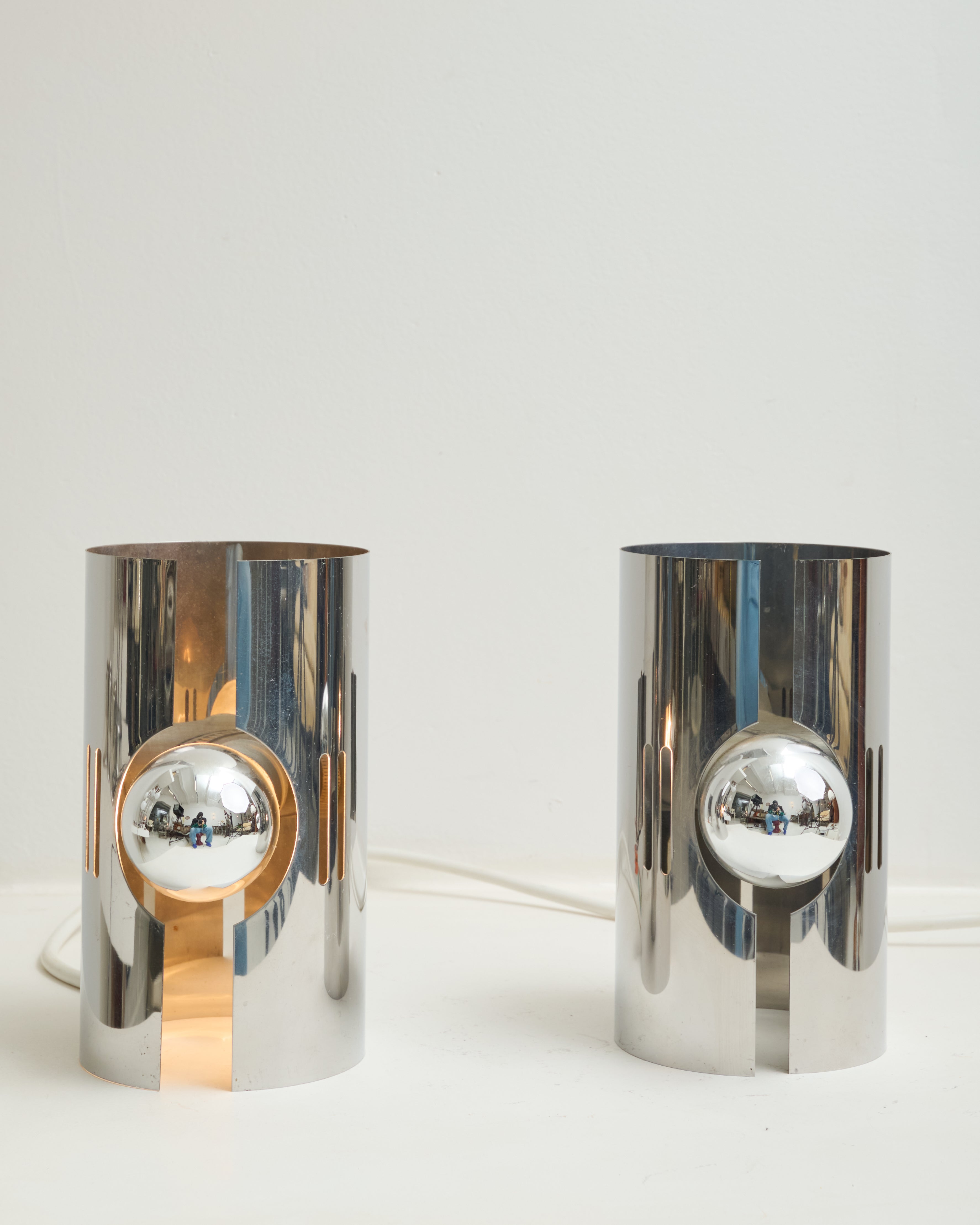 Paire d'appliques chromées avec fentes, 1970s