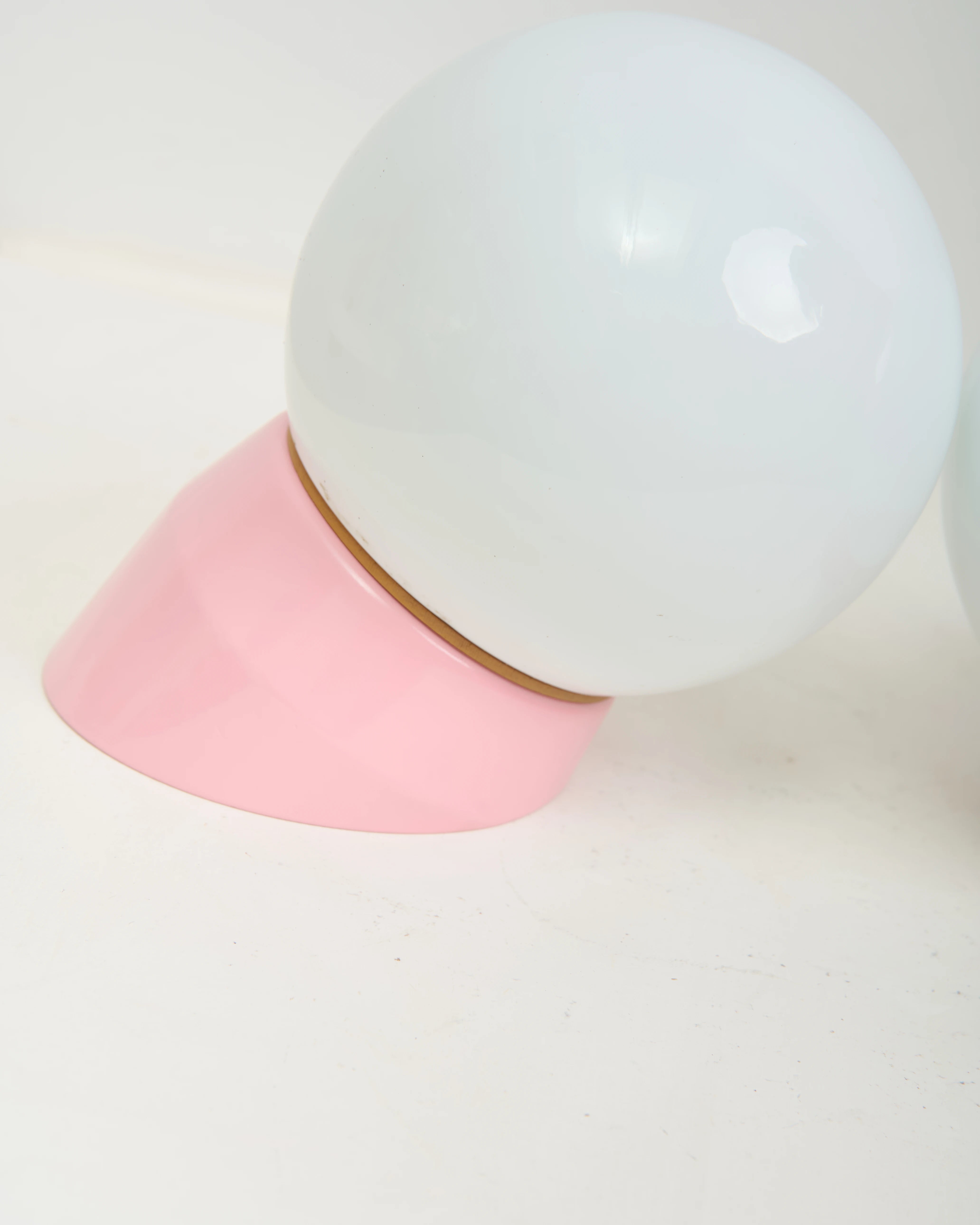 Paire d'appliques en opaline et plastique rose, 1960s