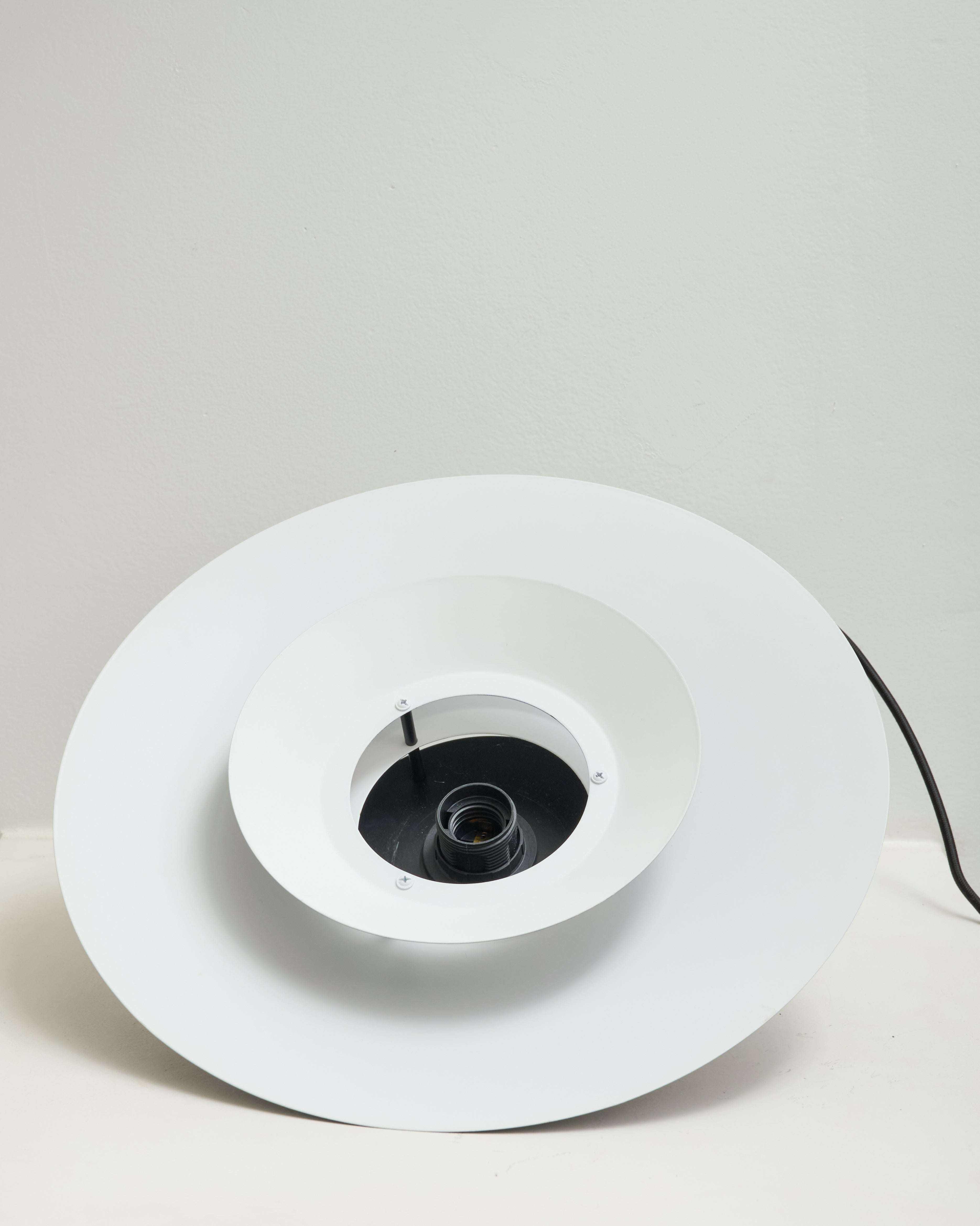 Suspension bicolore blanc et noir, dlg Poul Henningsen